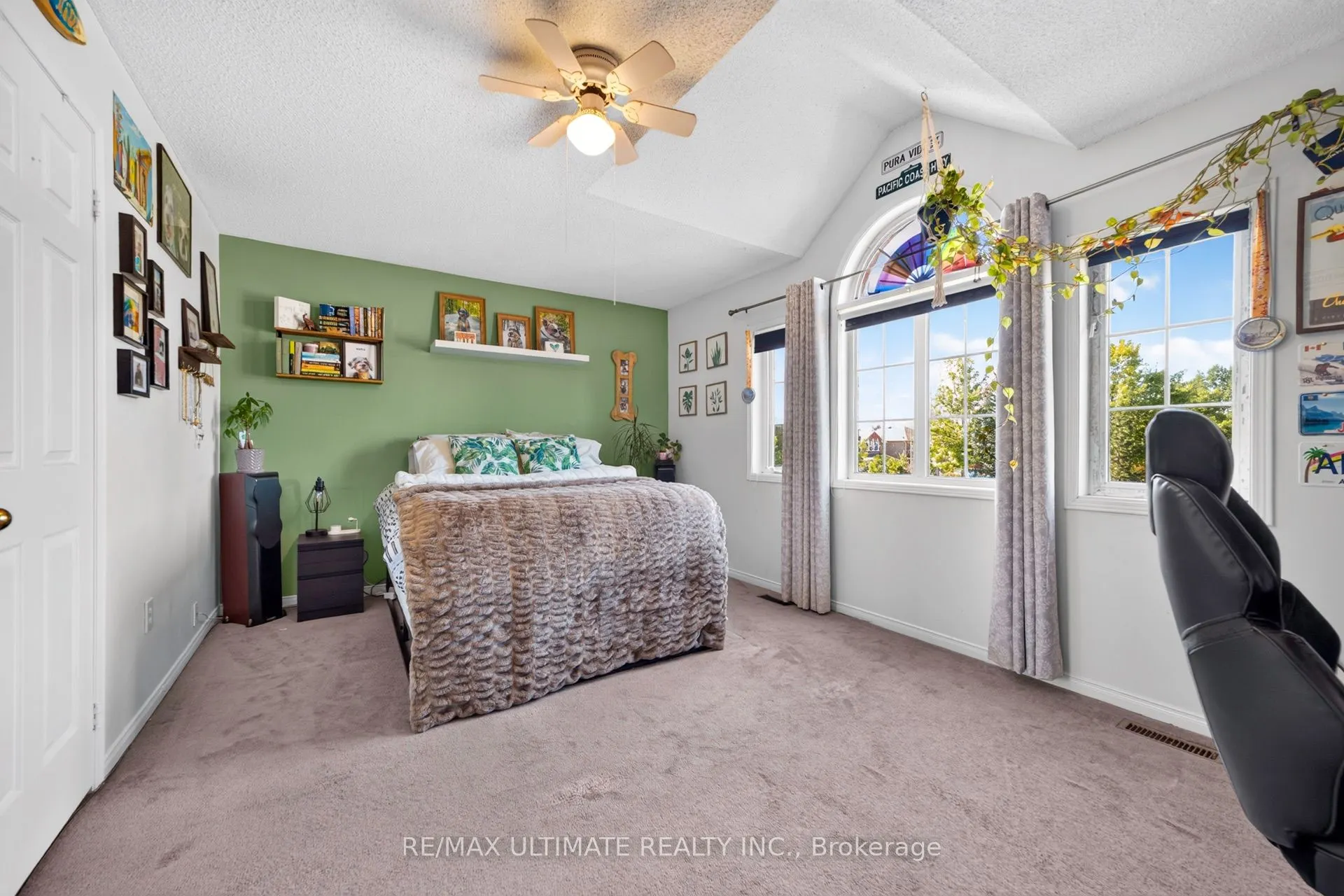 96 Cresthaven Road