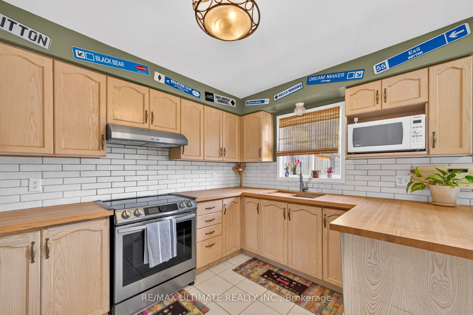 96 Cresthaven Road