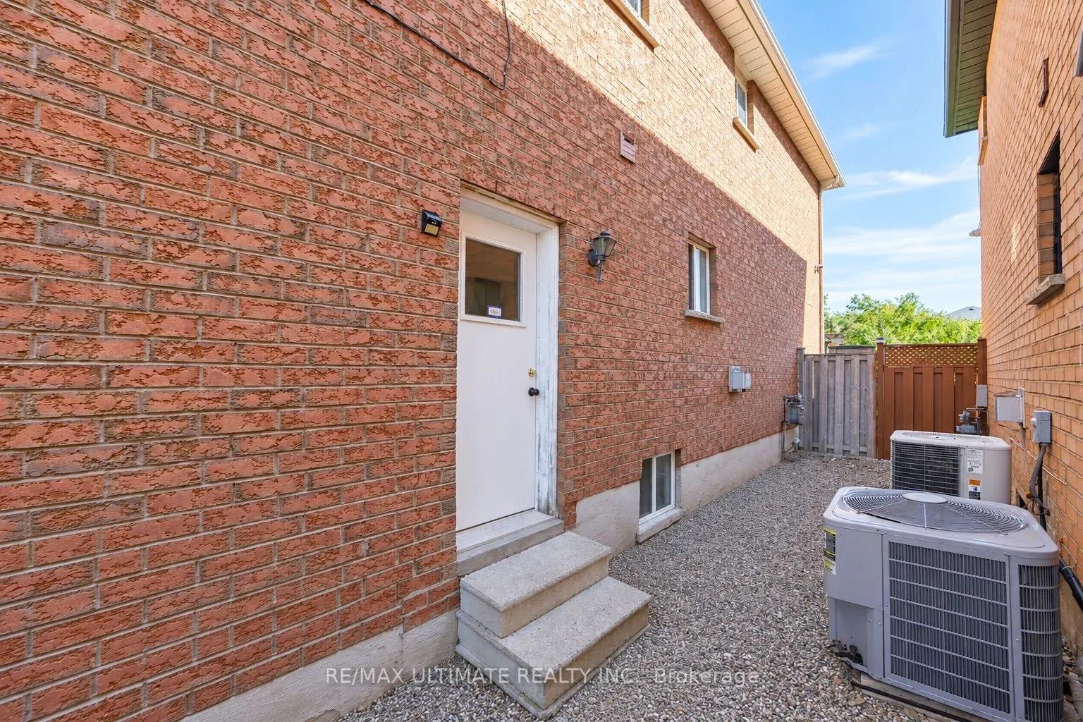 96 Cresthaven Road