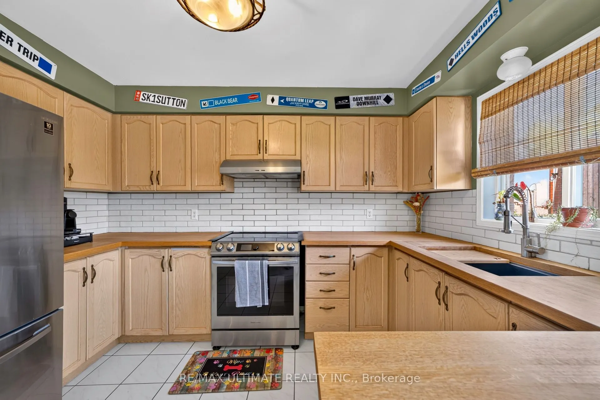 96 Cresthaven Road