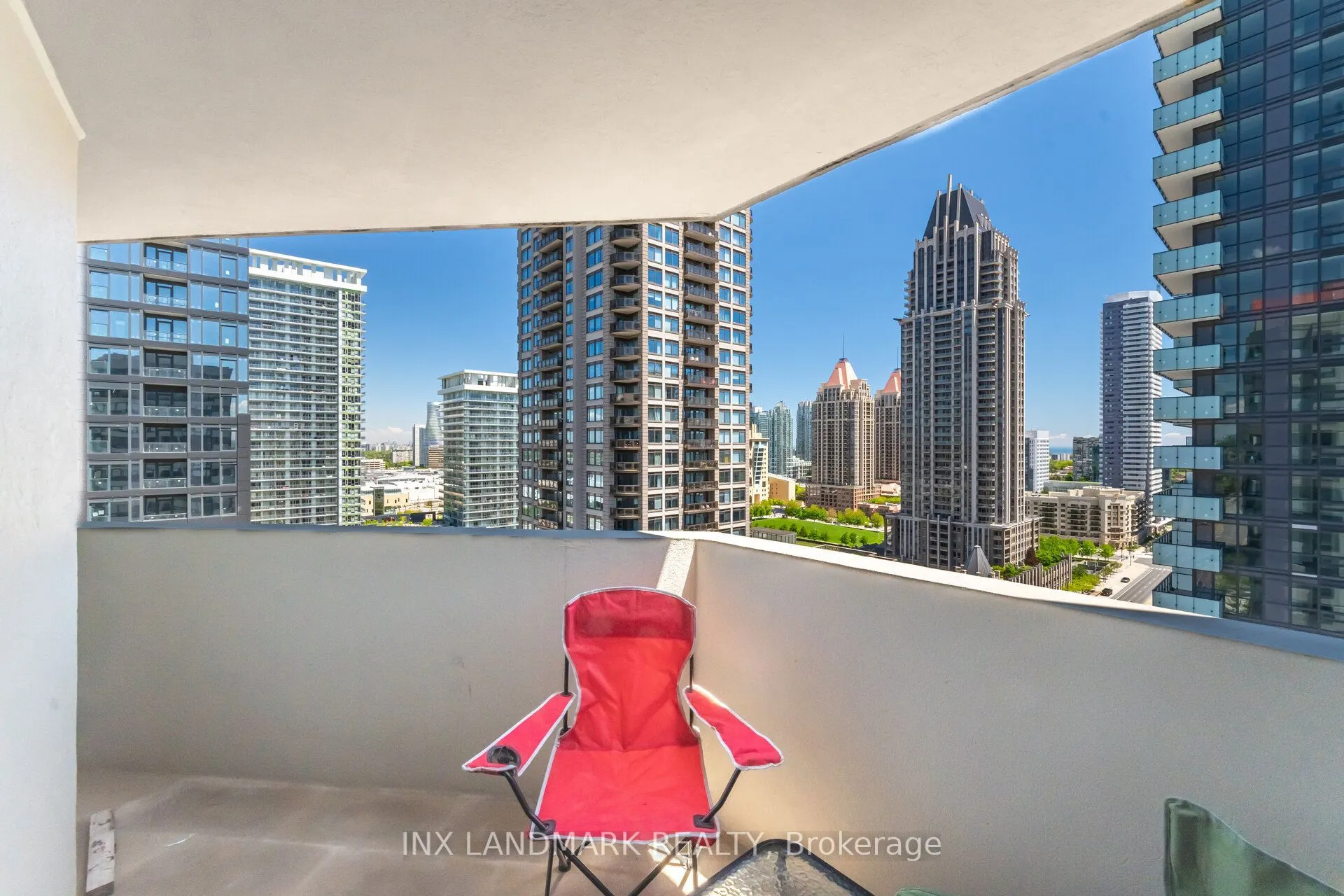 330 Rathburn Road W #2008