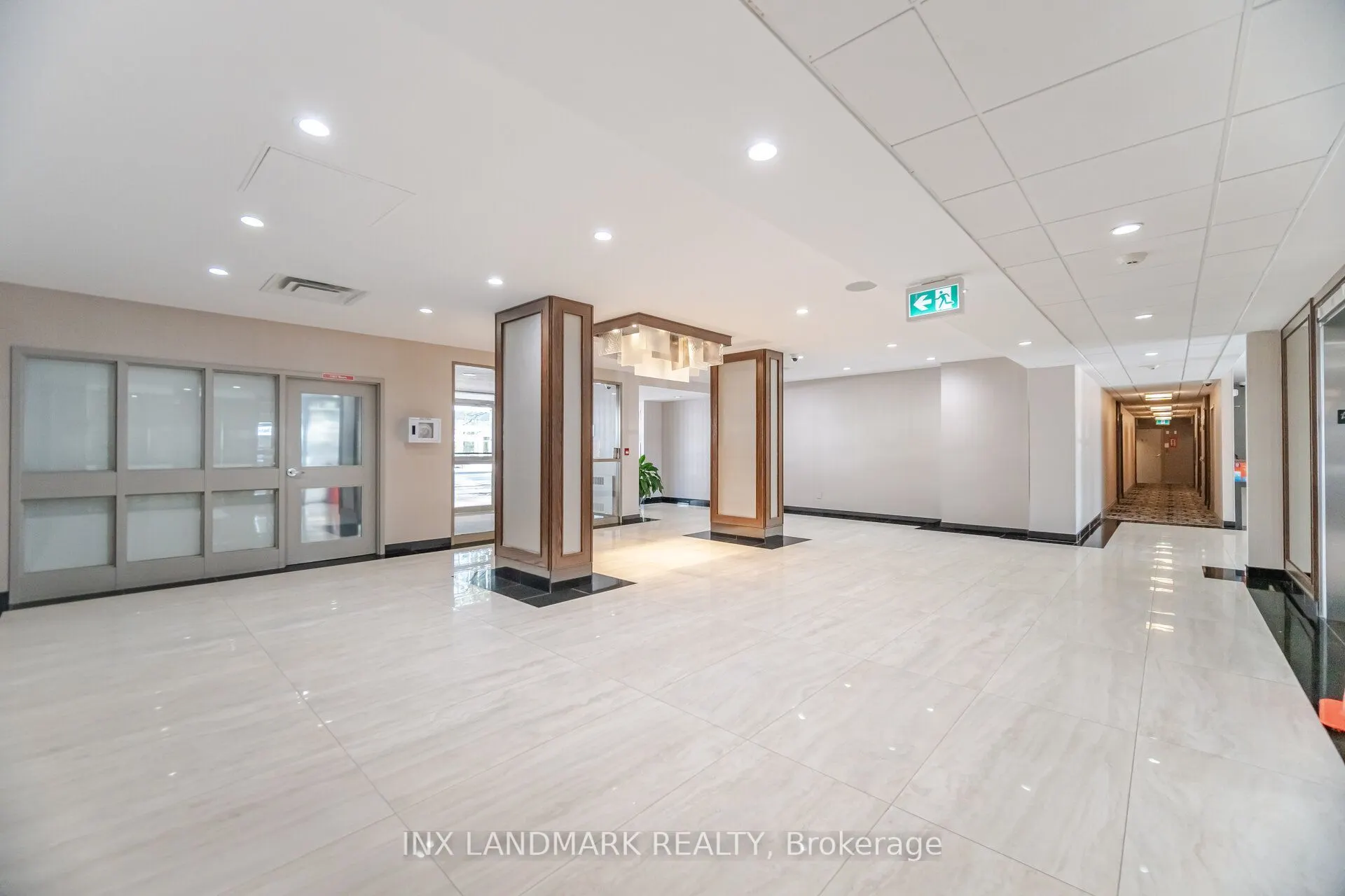 330 Rathburn Road W #2008