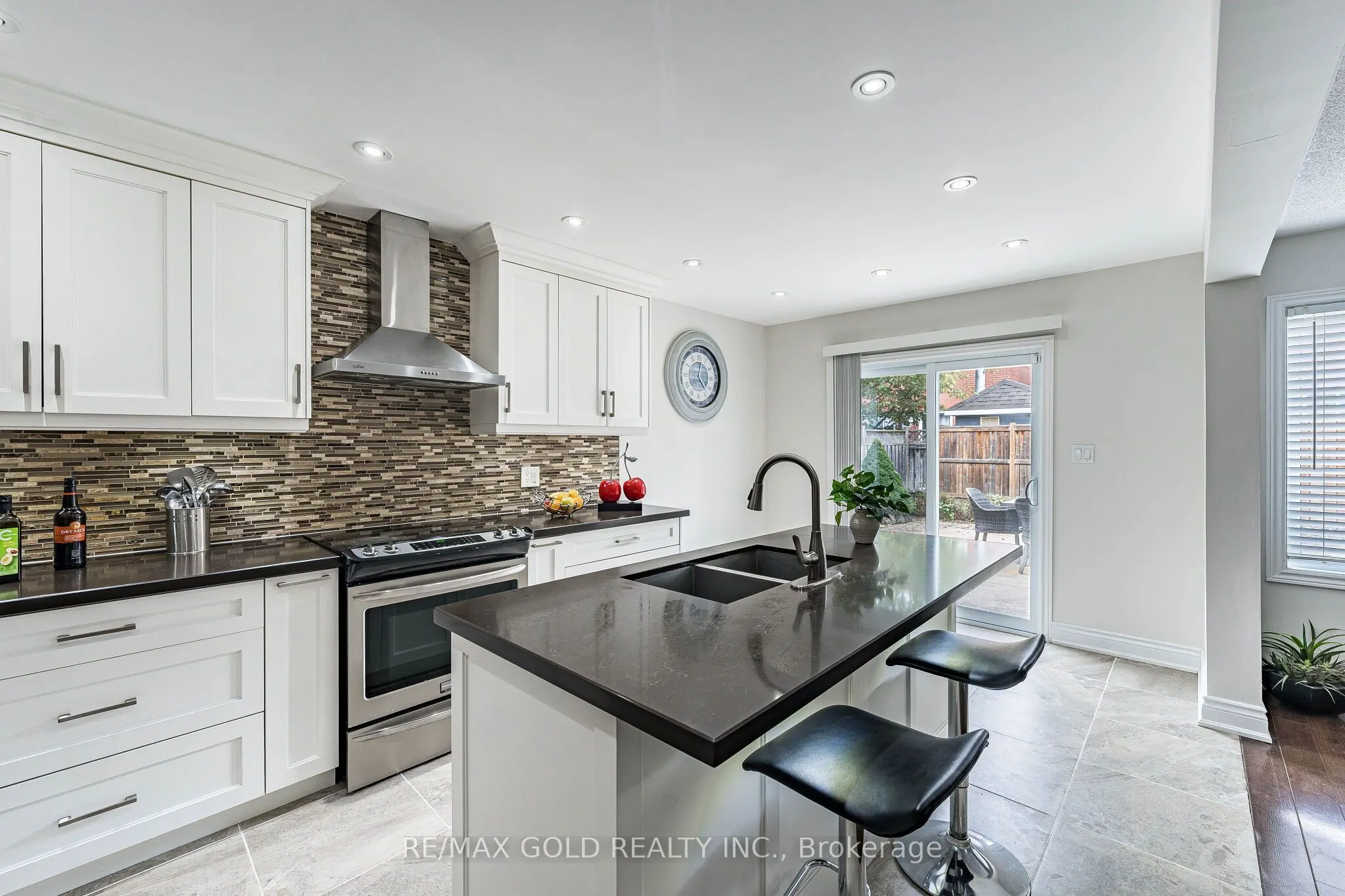 329 Howard Crescent