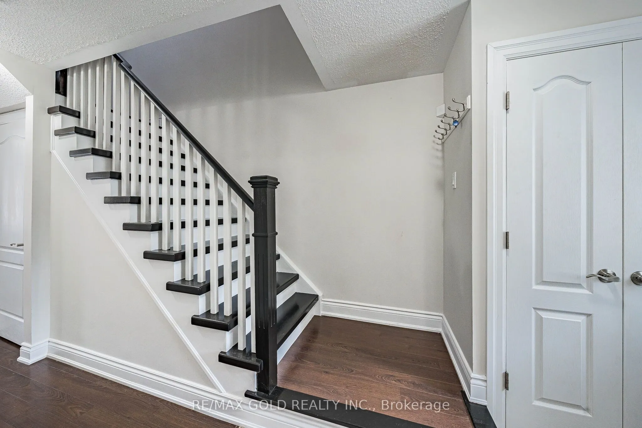 329 Howard Crescent