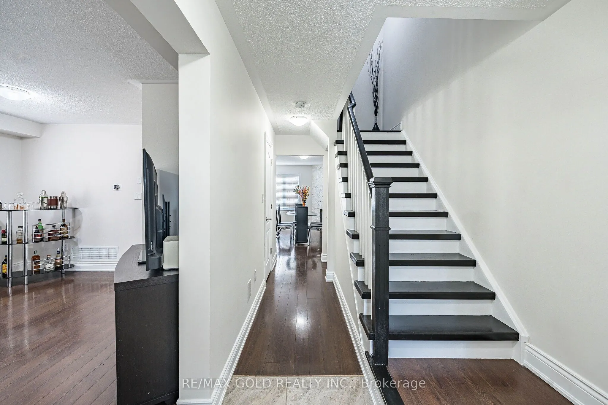 329 Howard Crescent