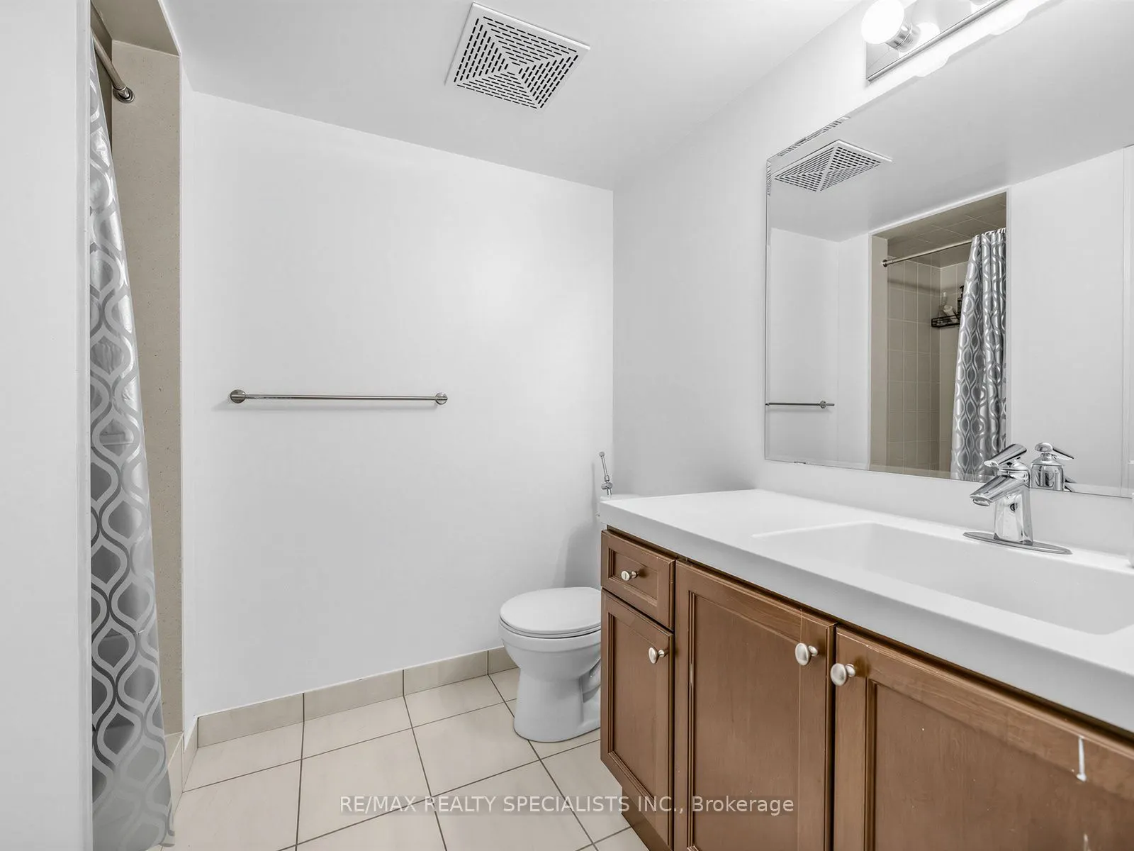215 Queen Street E #1501