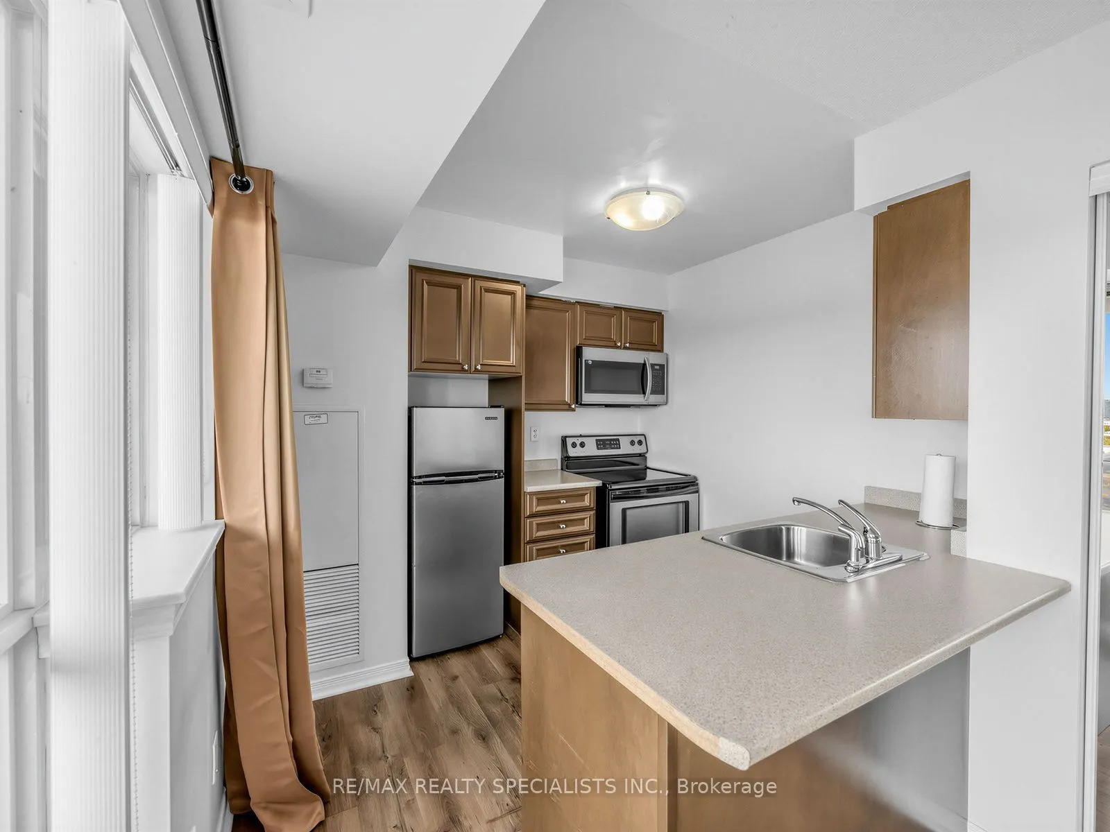 215 Queen Street E #1501