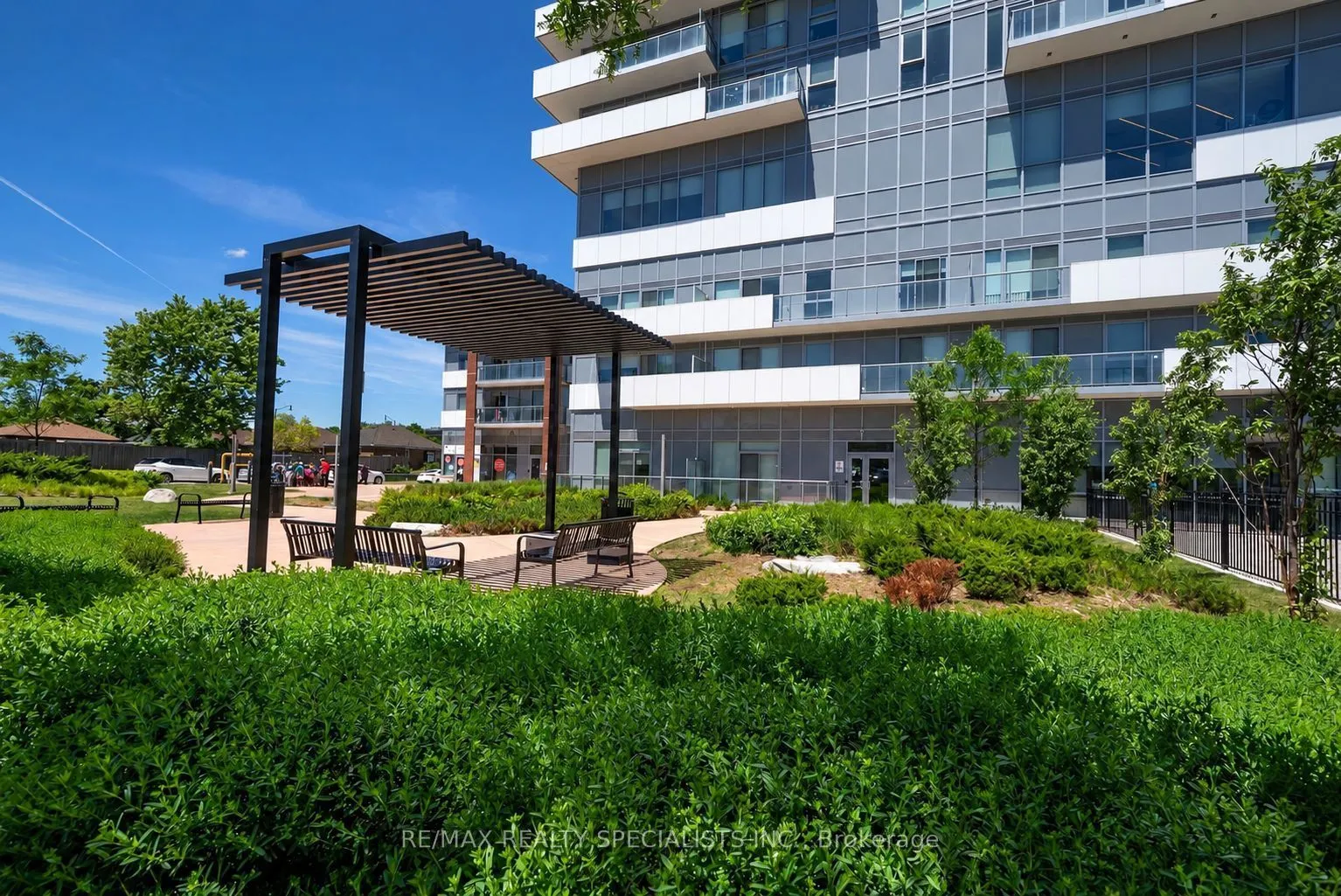 215 Queen Street E #1501