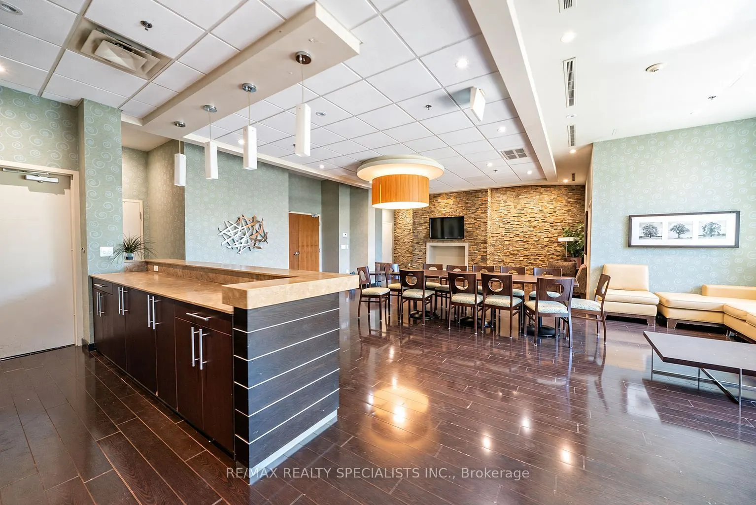 215 Queen Street E #1501