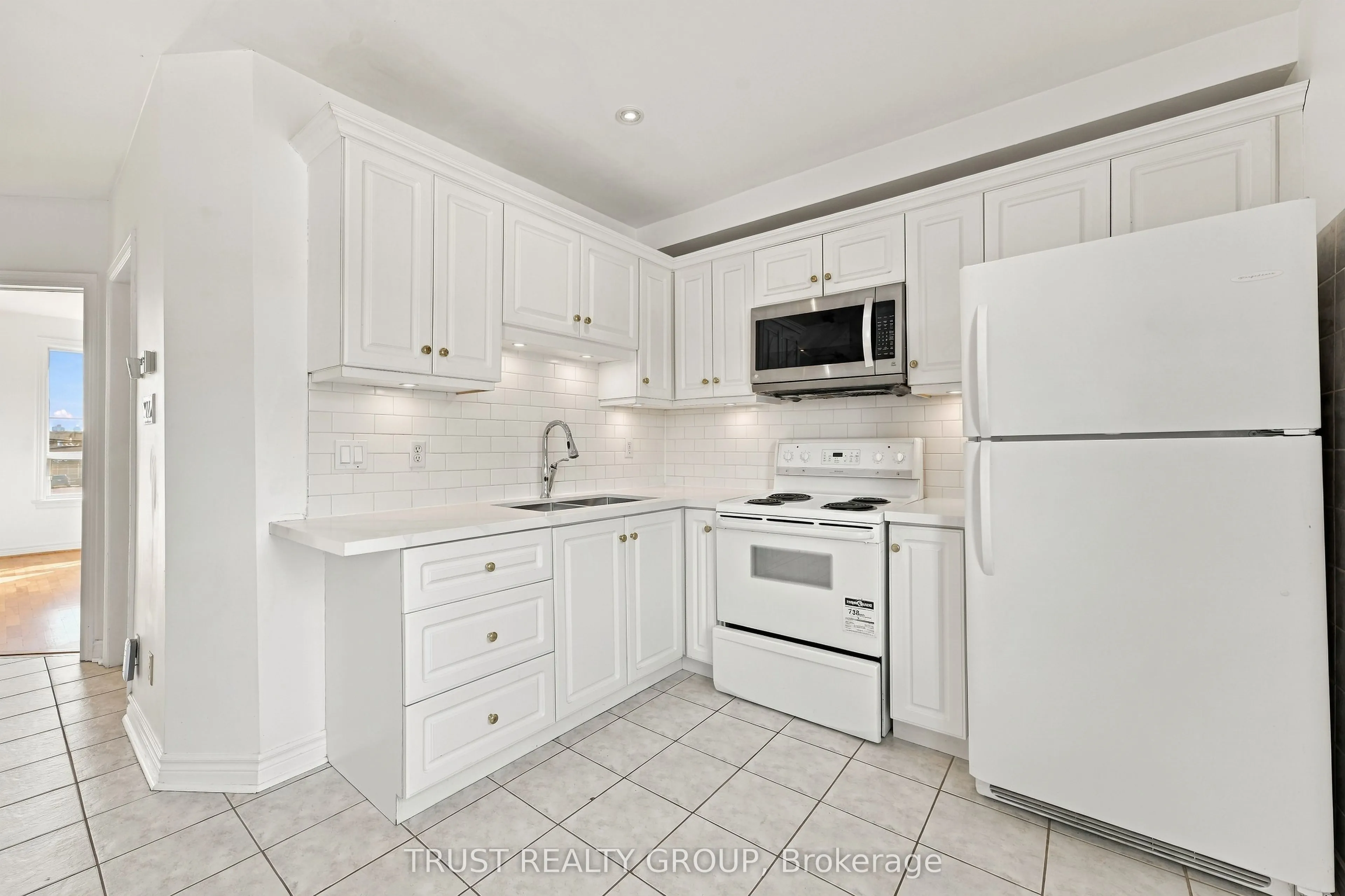 2279 Dundas Street W #2nd & 3rd Floor