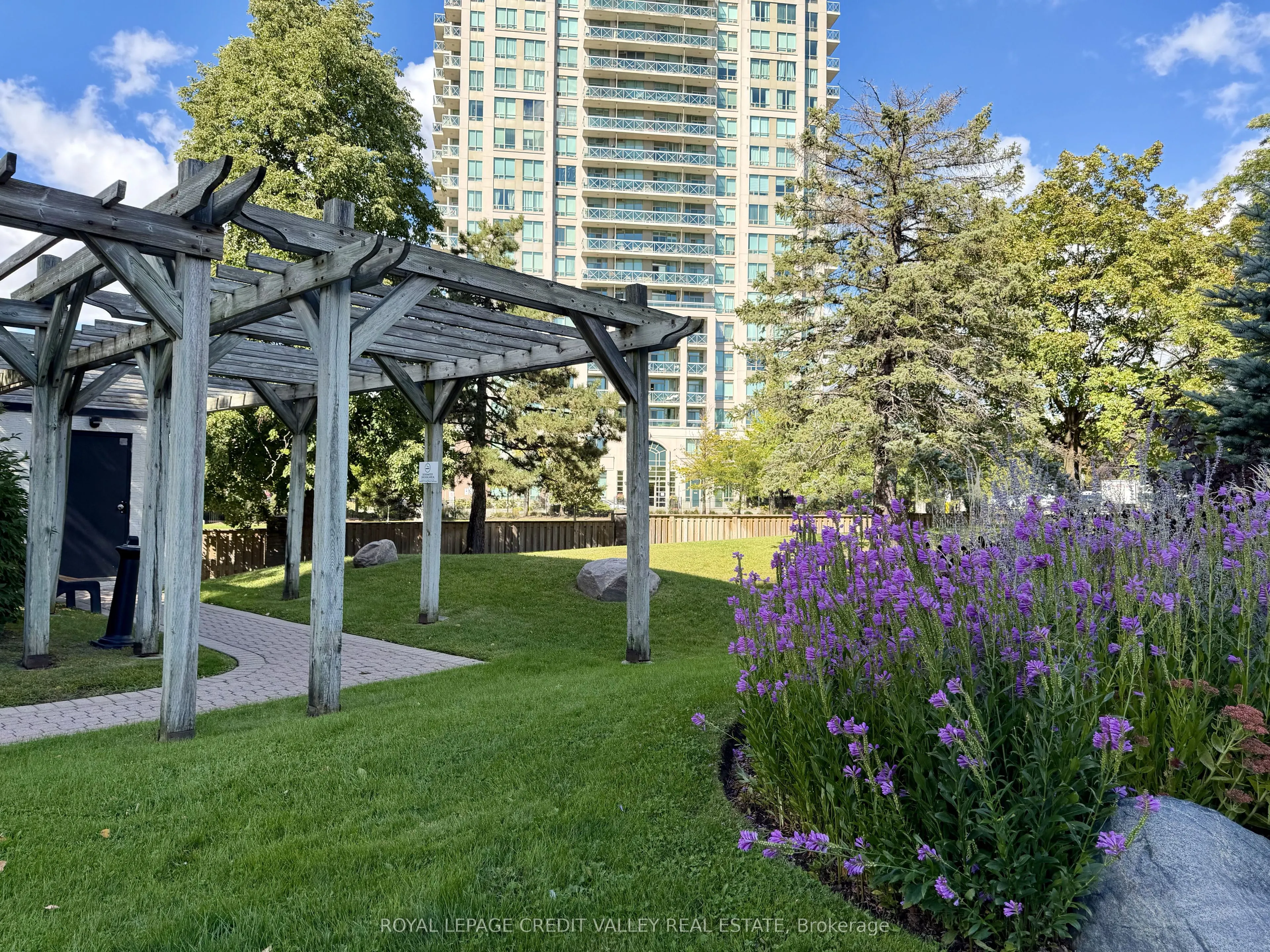 1360 Rathburn Road E #406