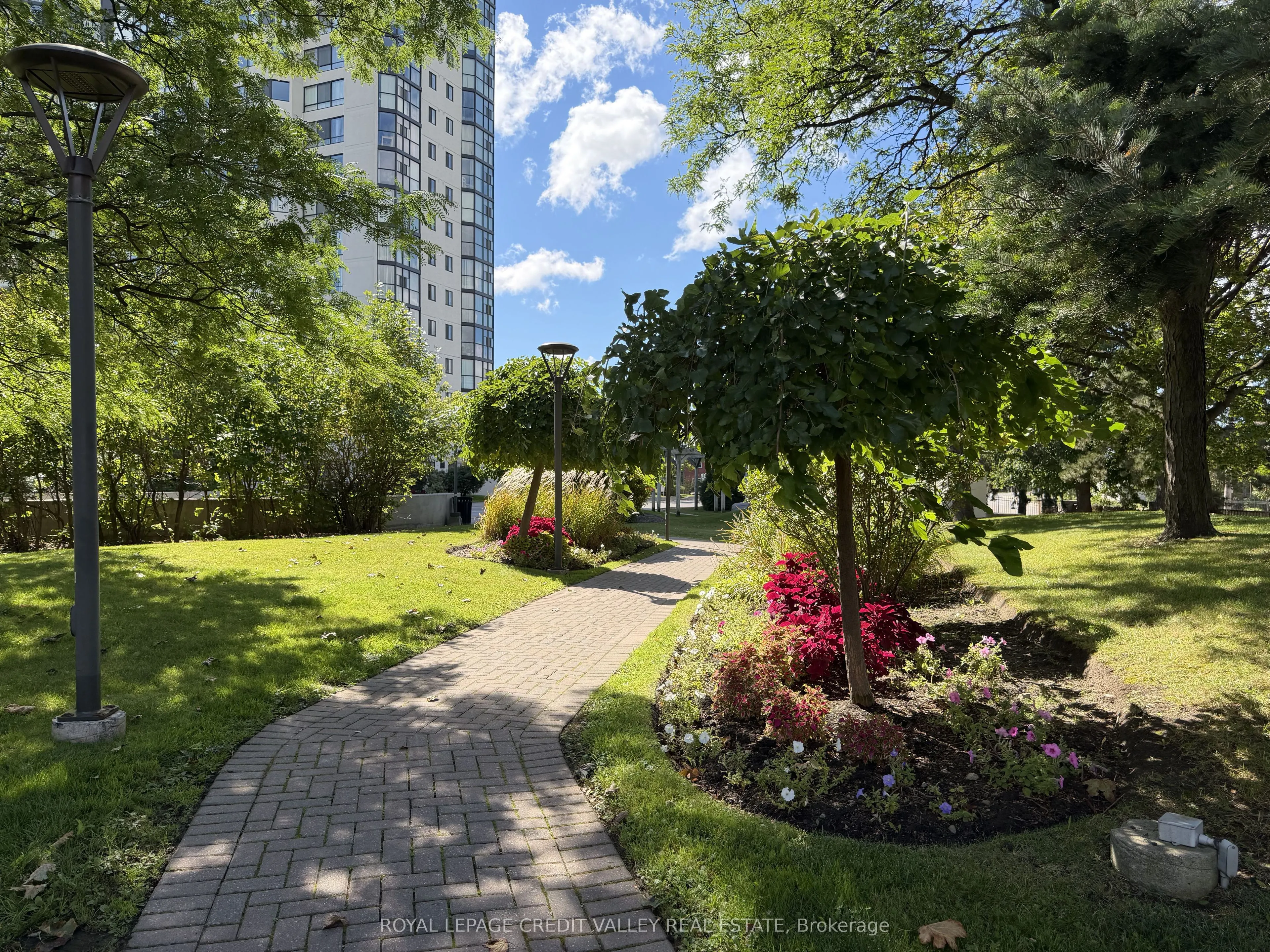 1360 Rathburn Road E #406