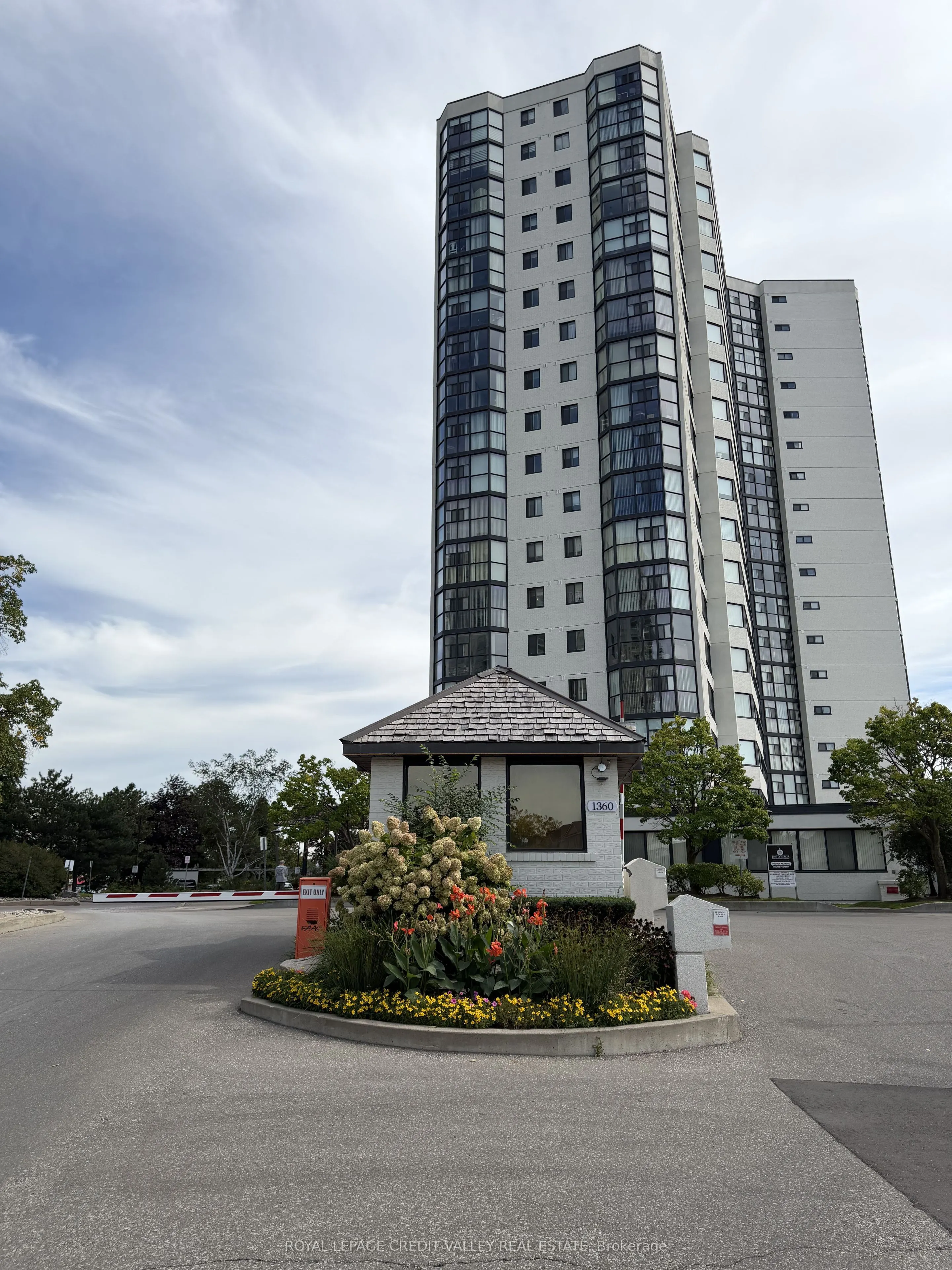 1360 Rathburn Road E #406