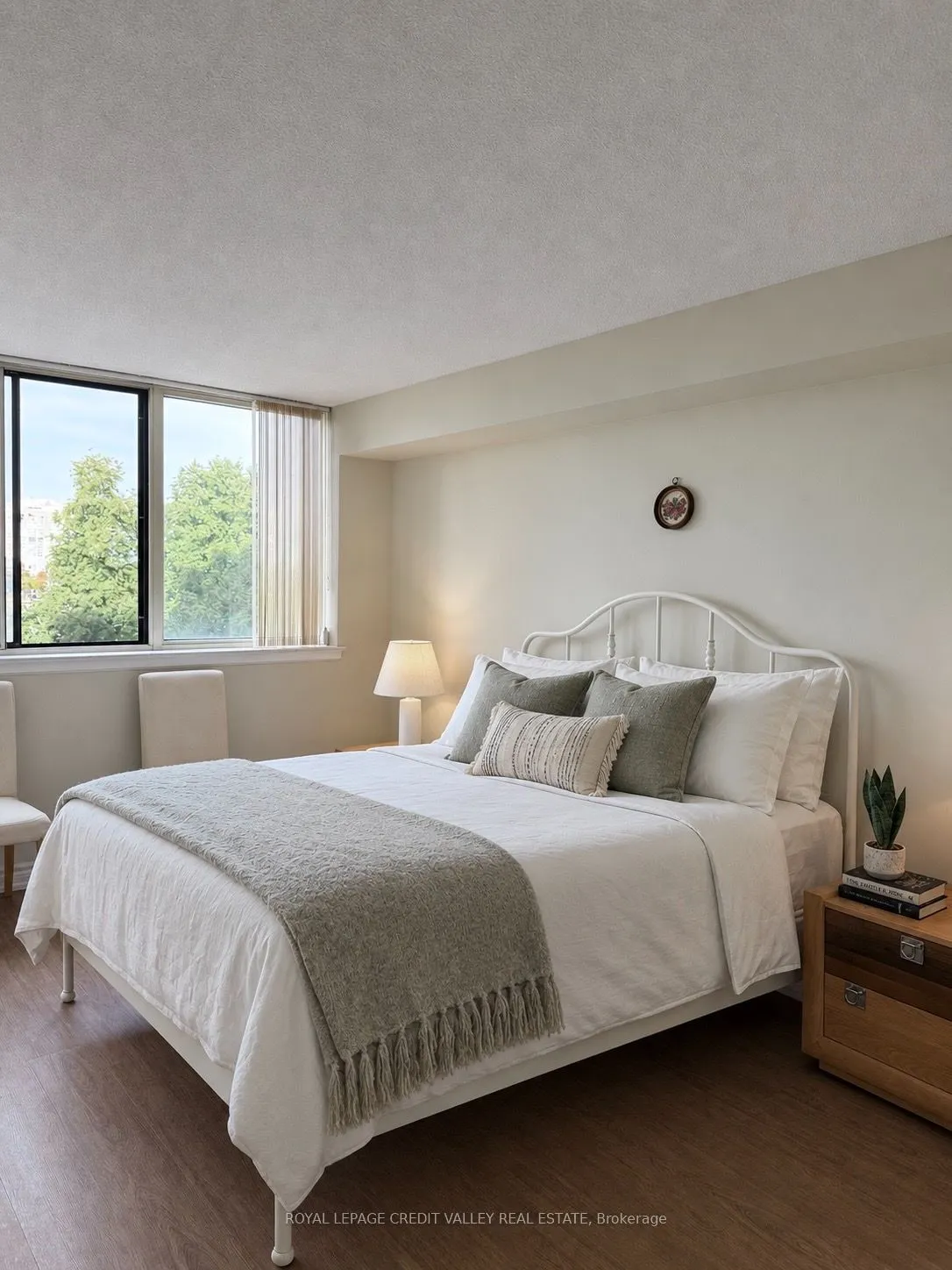 1360 Rathburn Road E #406