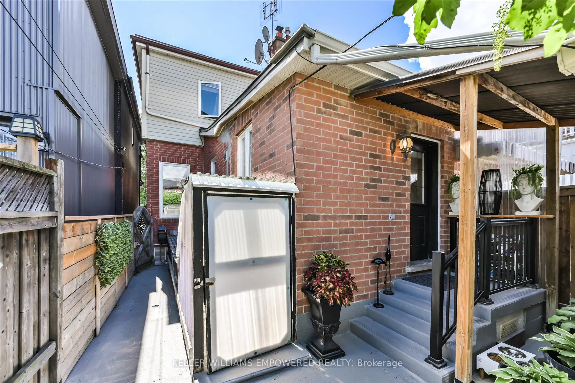 219 Earlscourt Avenue