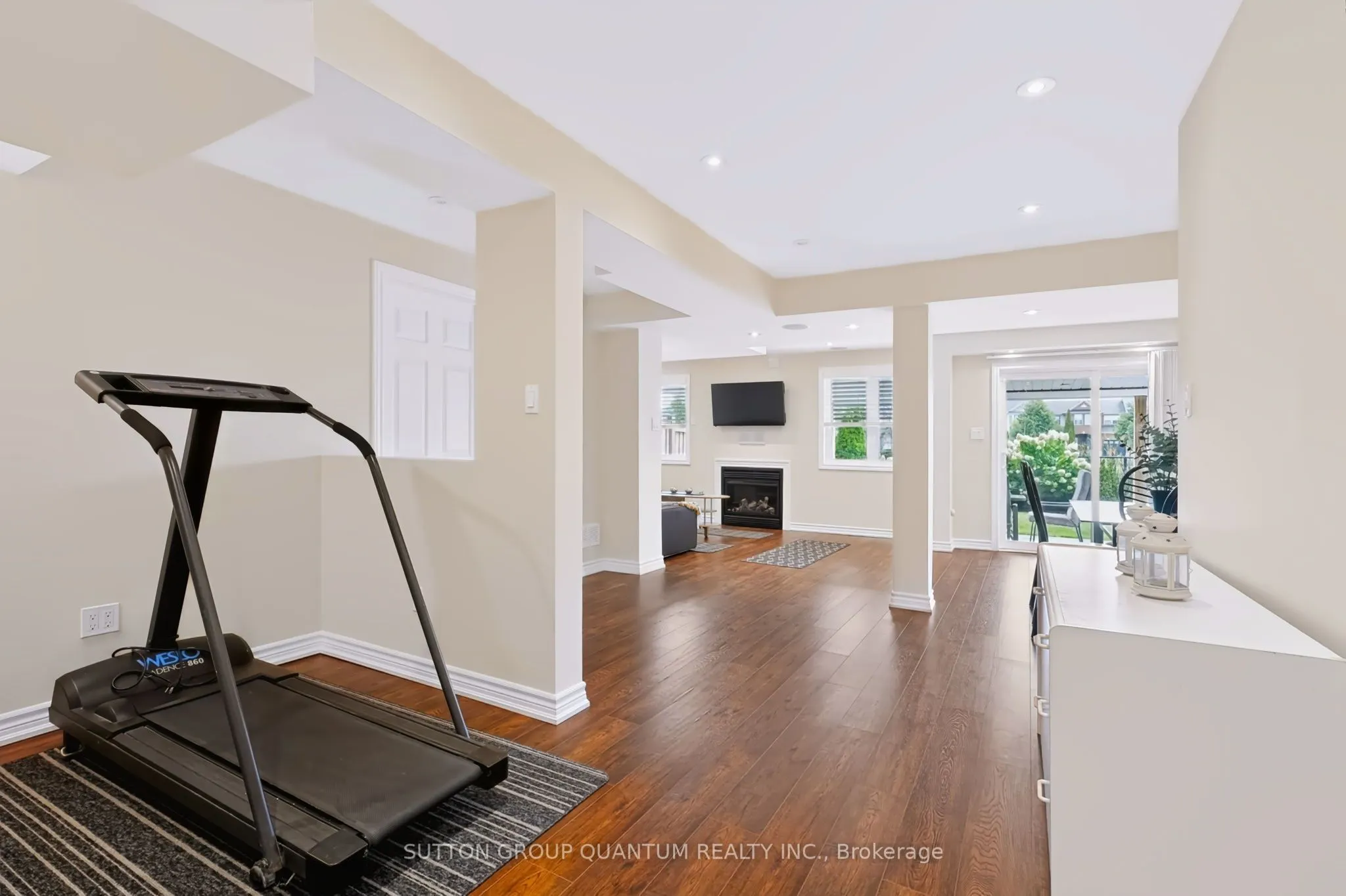 1487 Rolph Terrace