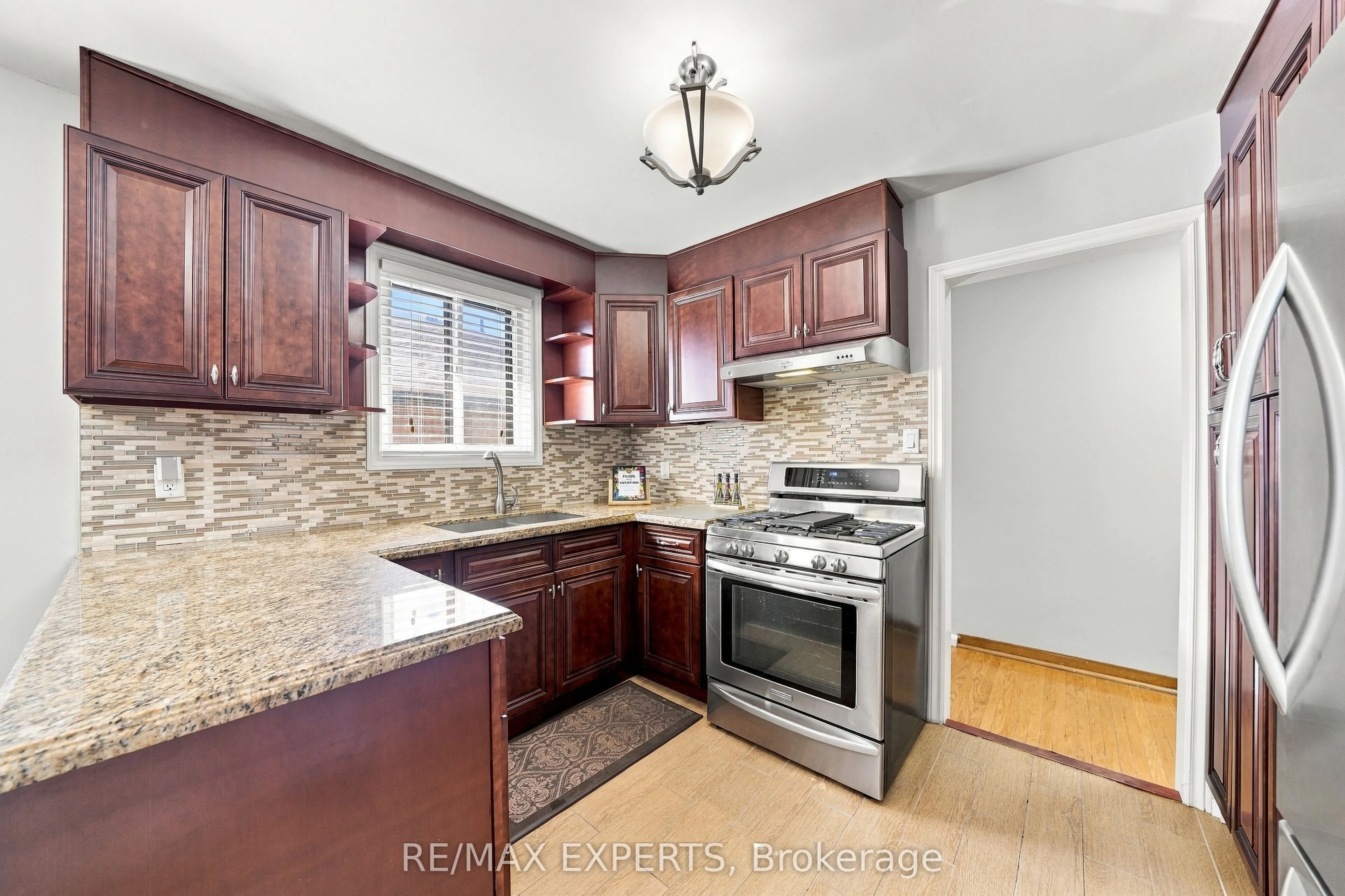 12 Paradelle Crescent