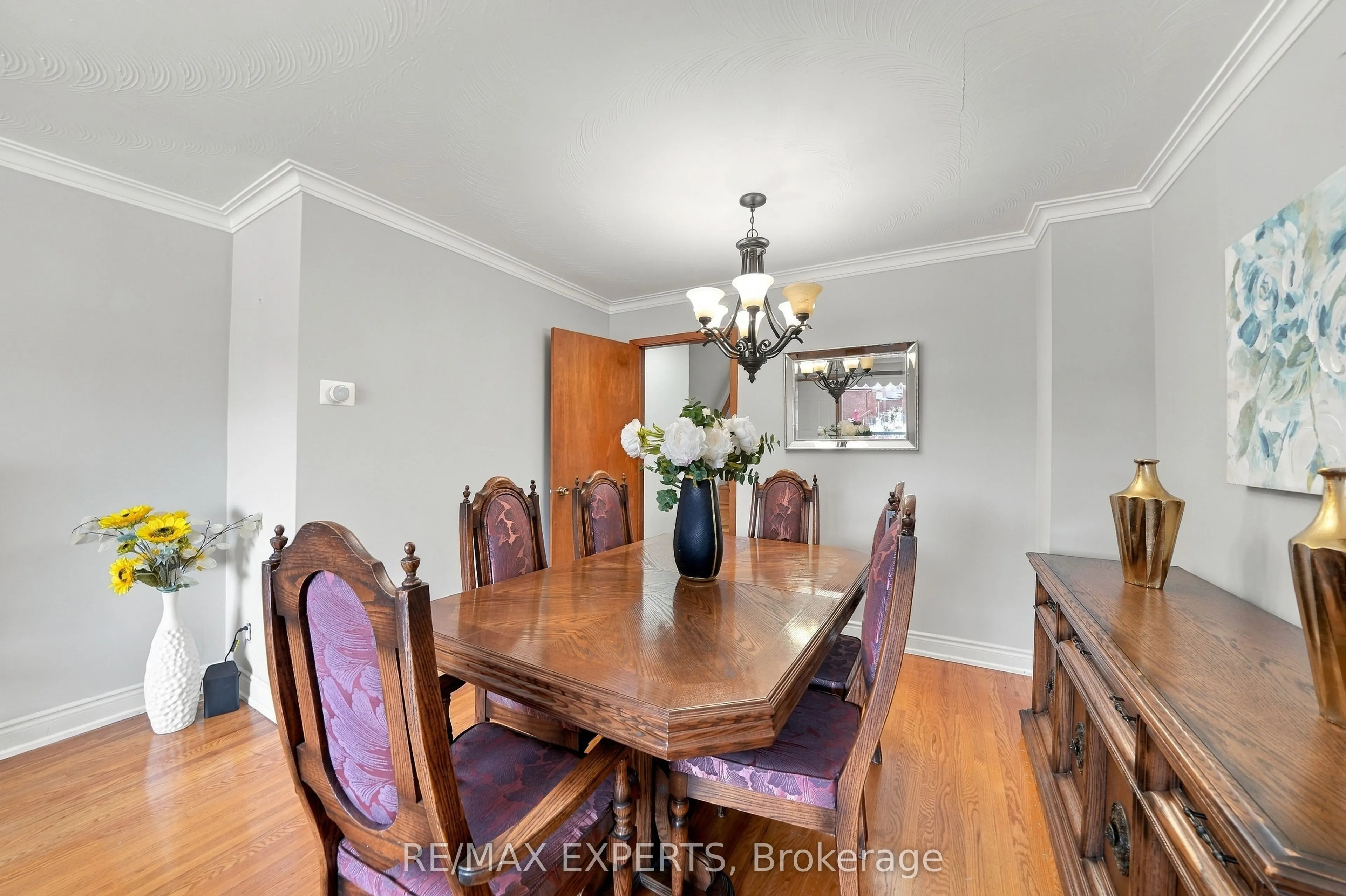 12 Paradelle Crescent