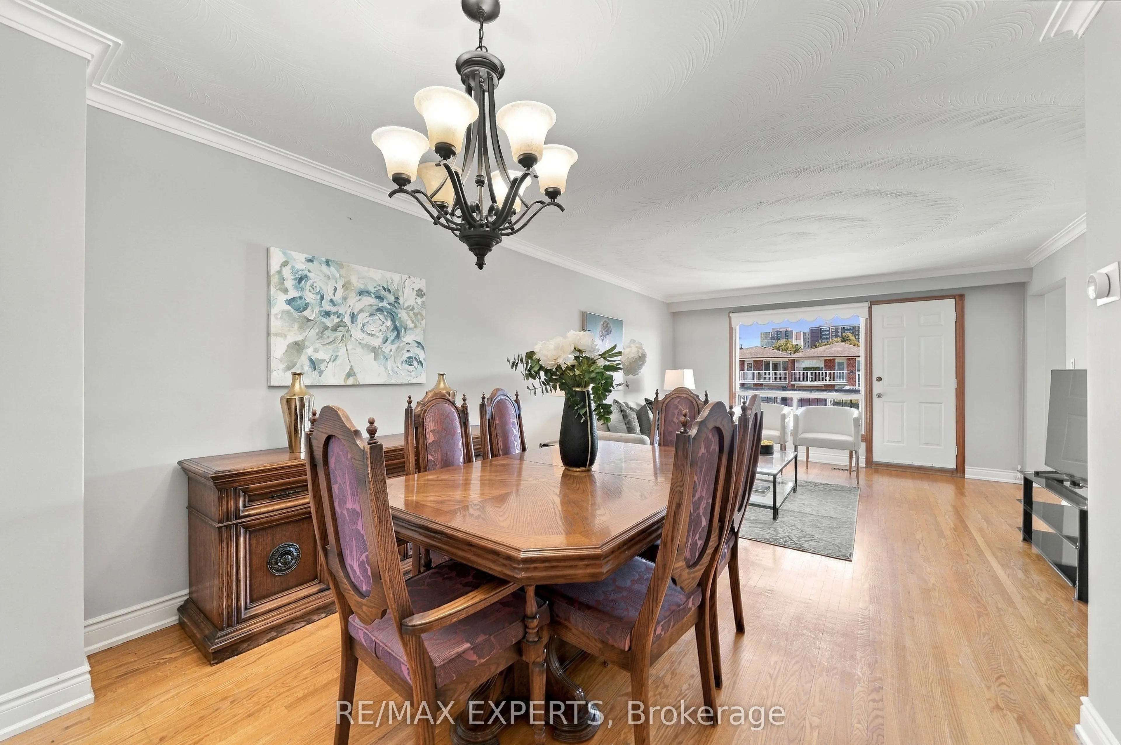 12 Paradelle Crescent