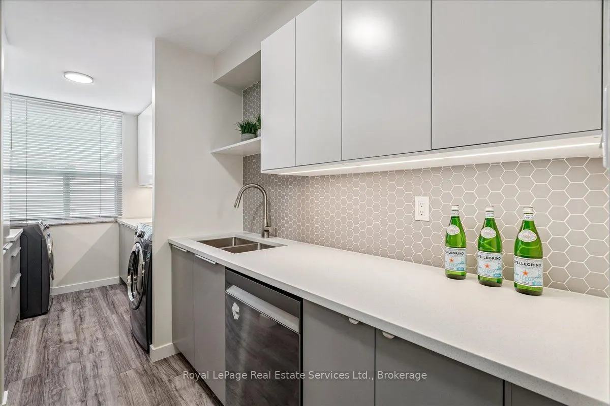 966 Inverhouse Drive #812