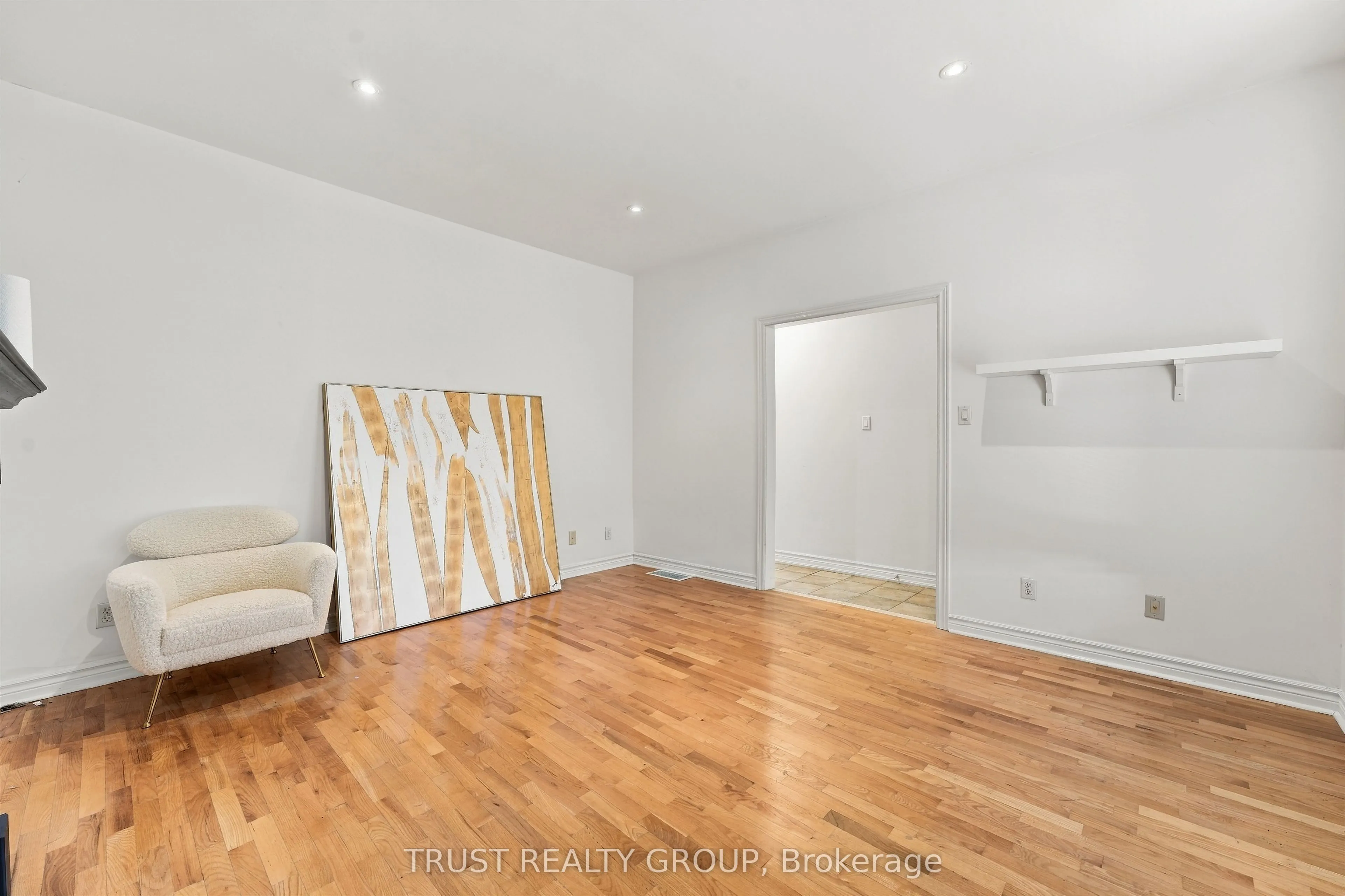 2279 Dundas Street W #Main & Basement