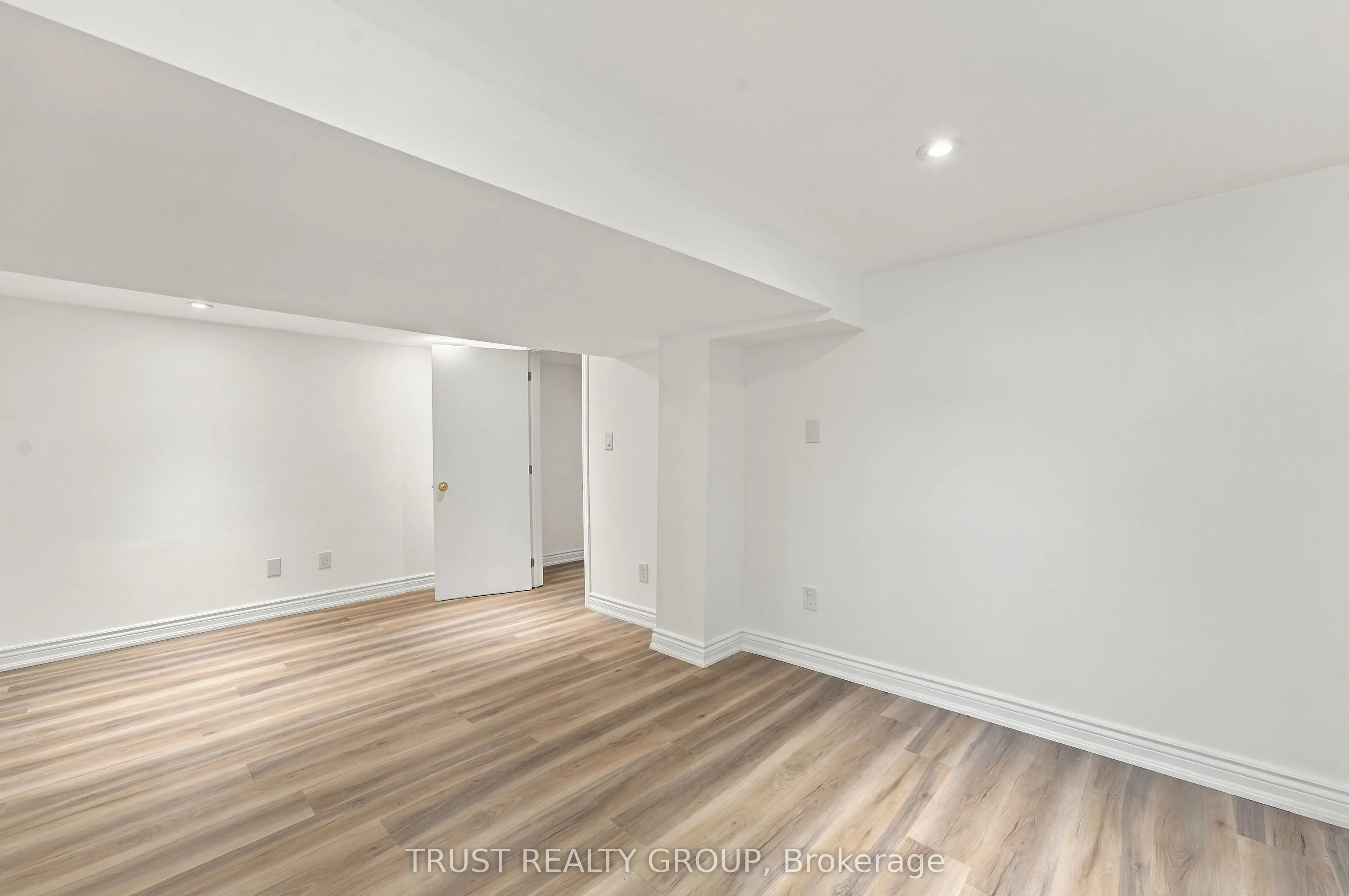 2279 Dundas Street W #Main & Basement