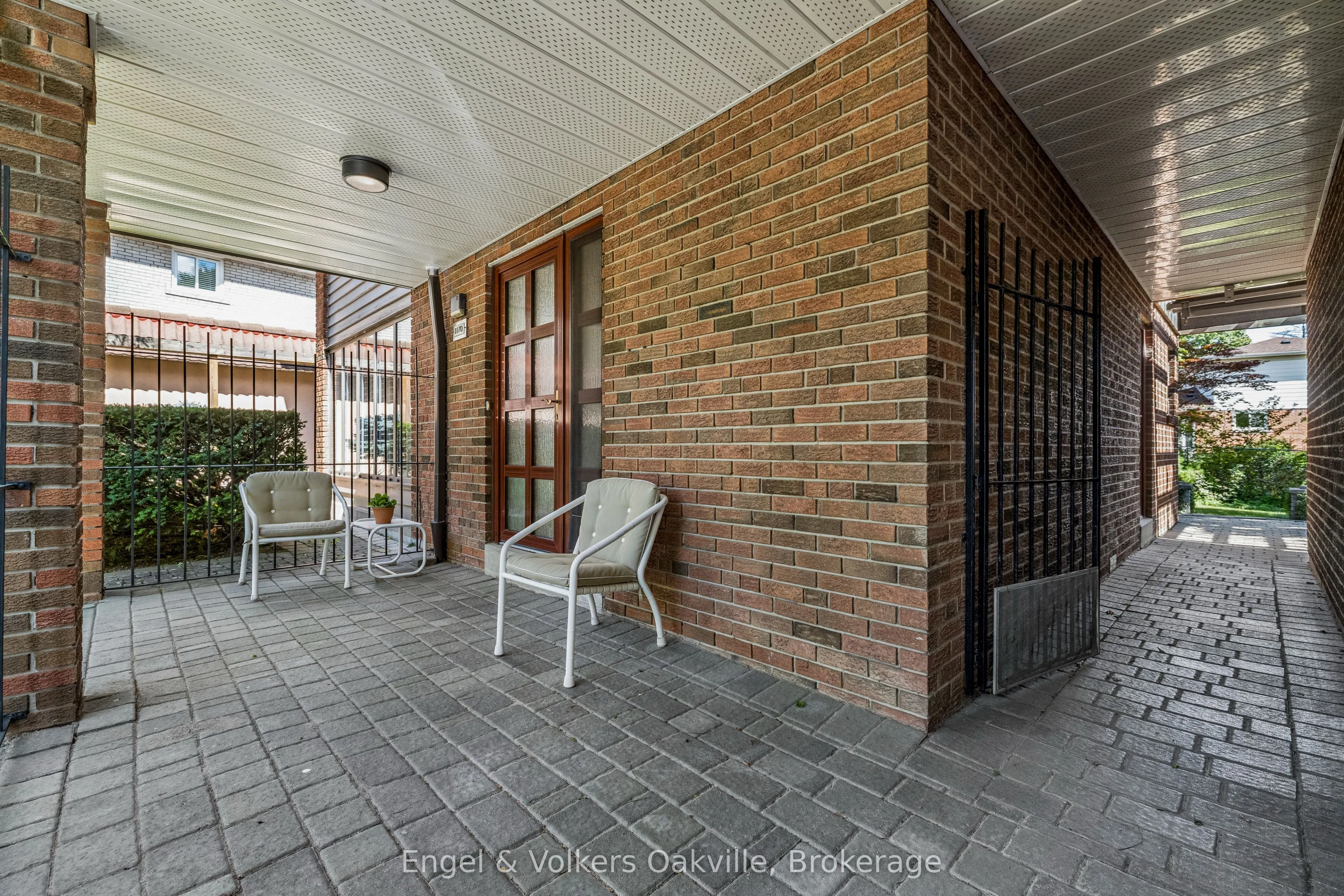 1170 Conyers Crescent