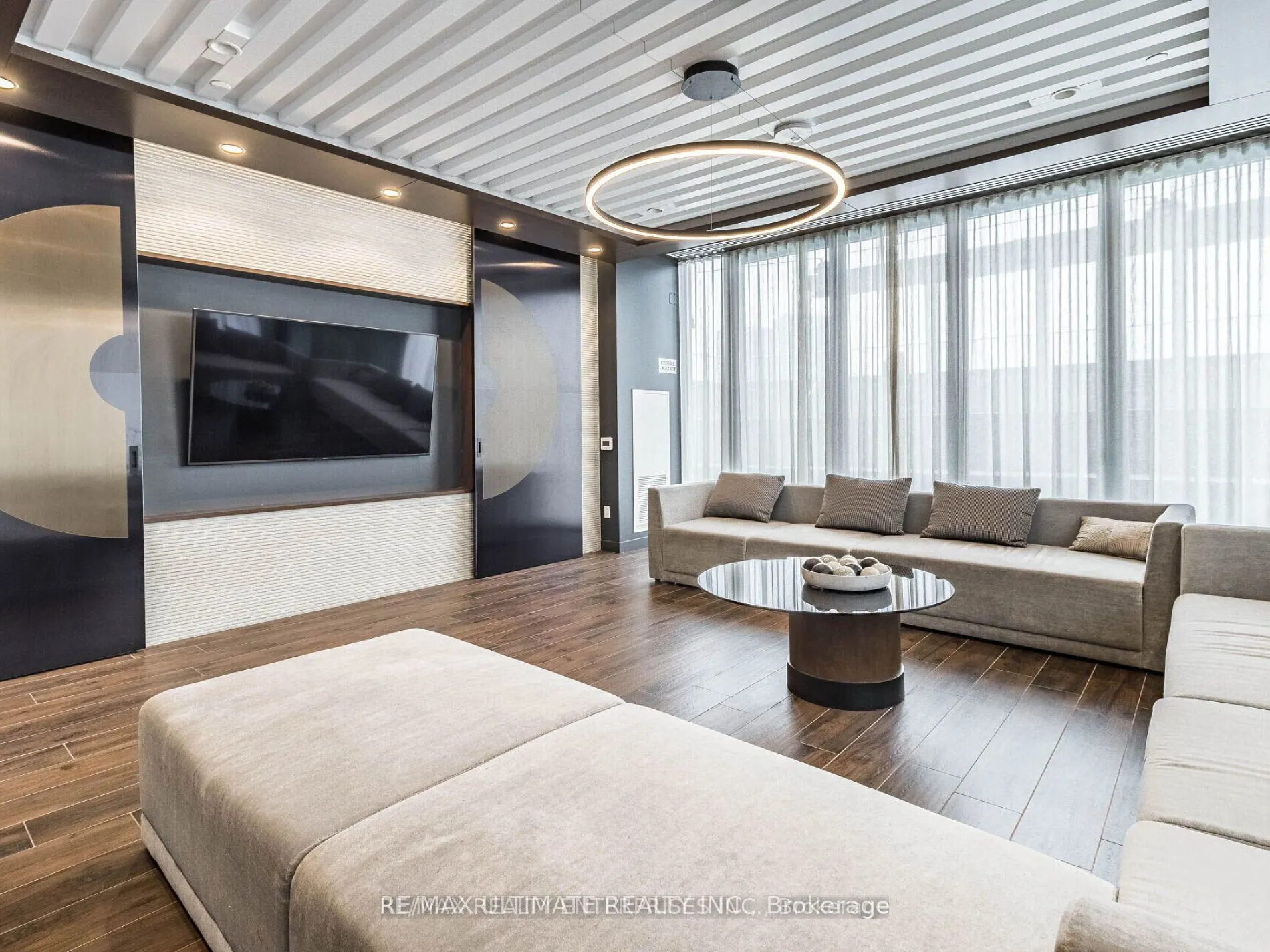 70 Annie Craig Drive #402
