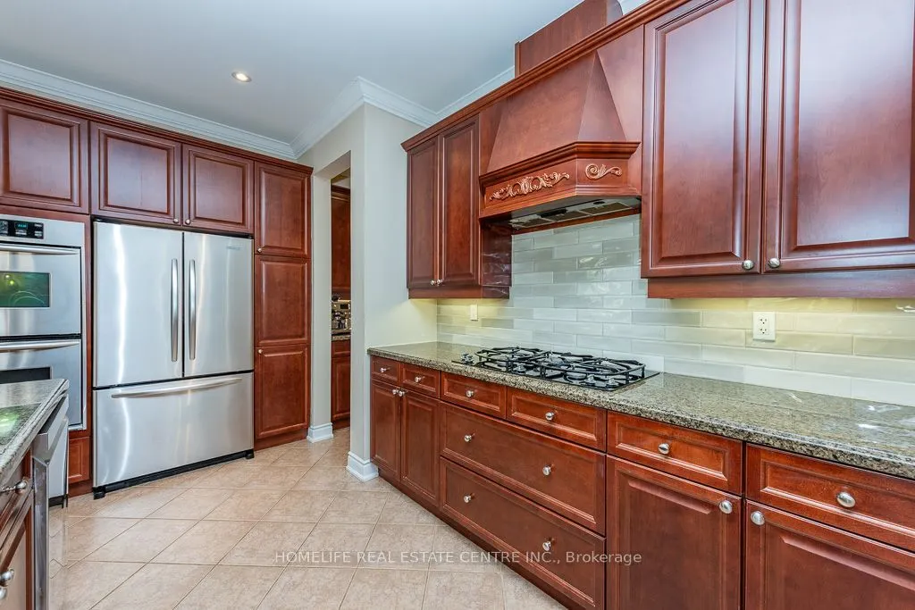 26 Imperial Lakes Drive
