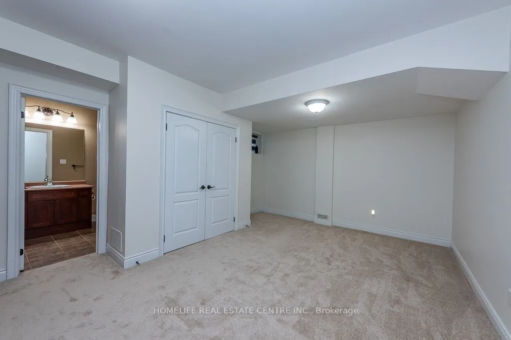 26 Imperial Lakes Drive