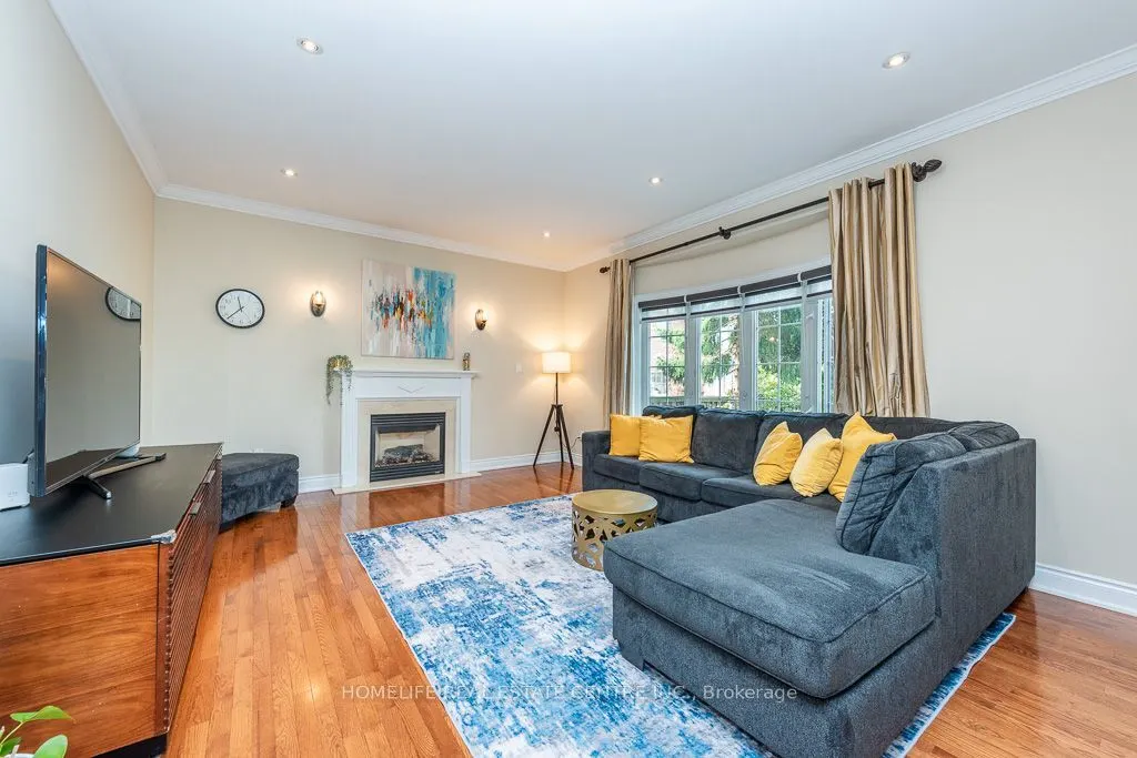 26 Imperial Lakes Drive