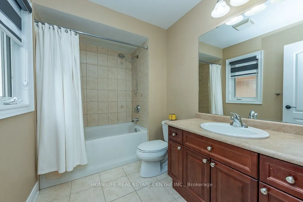 26 Imperial Lakes Drive