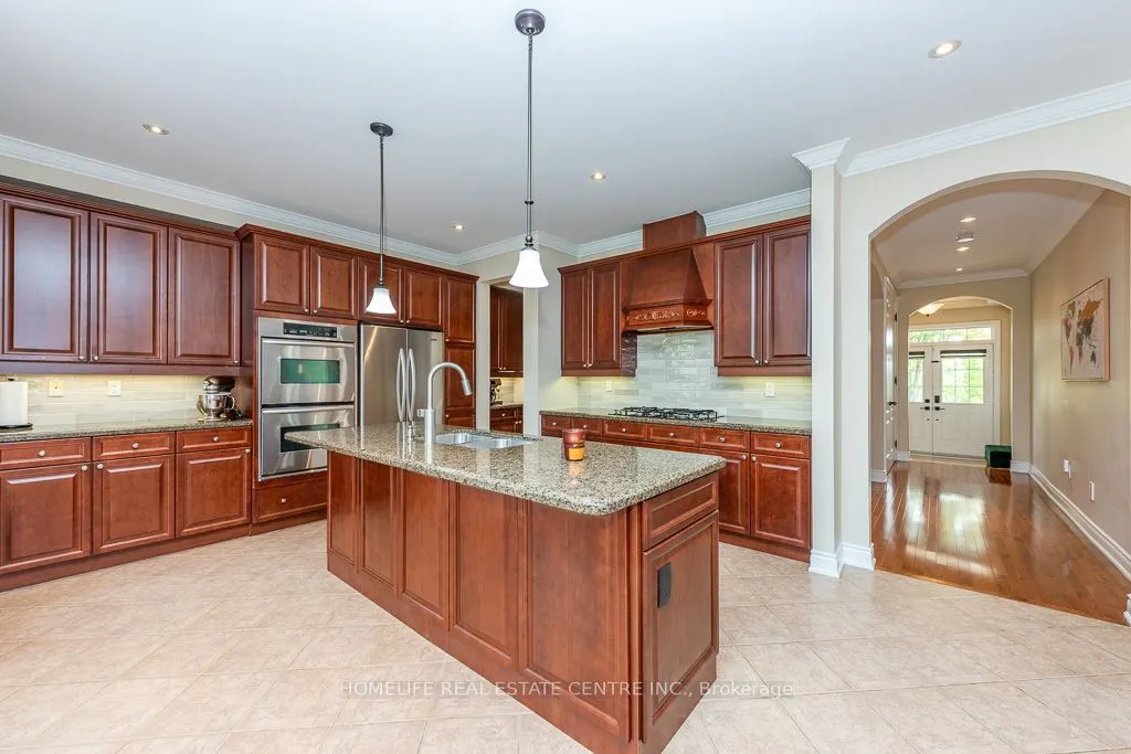 26 Imperial Lakes Drive