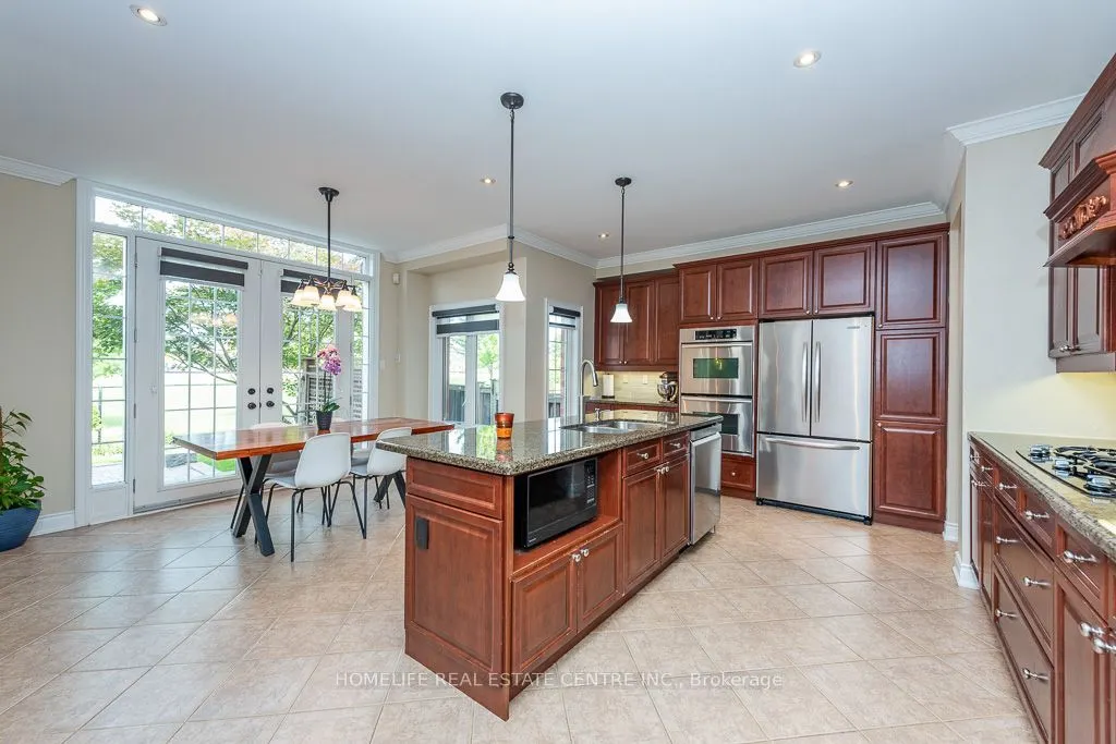 26 Imperial Lakes Drive