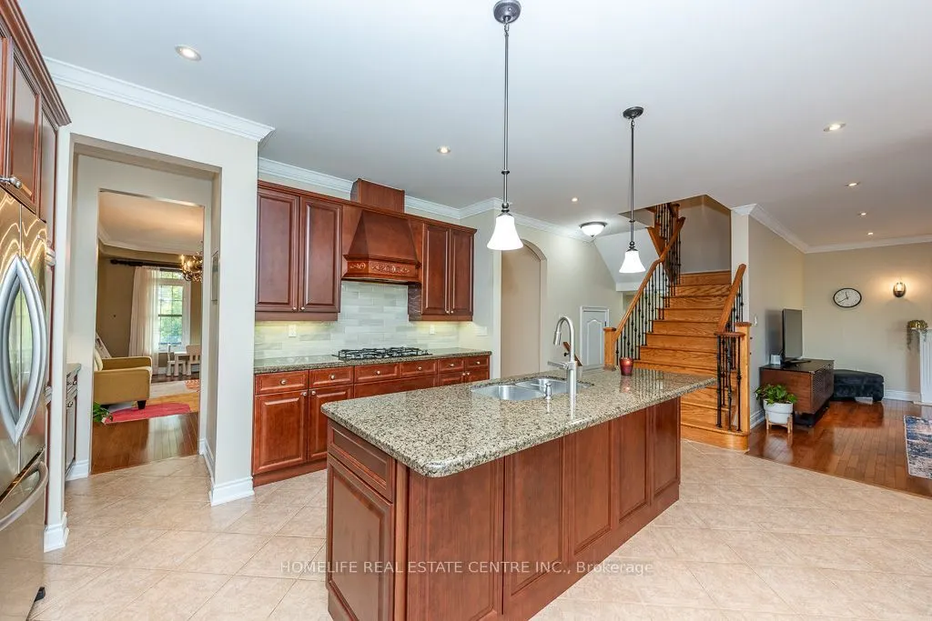 26 Imperial Lakes Drive