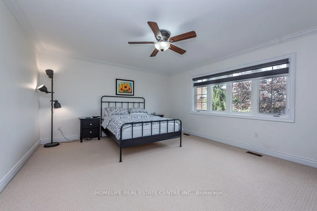 26 Imperial Lakes Drive