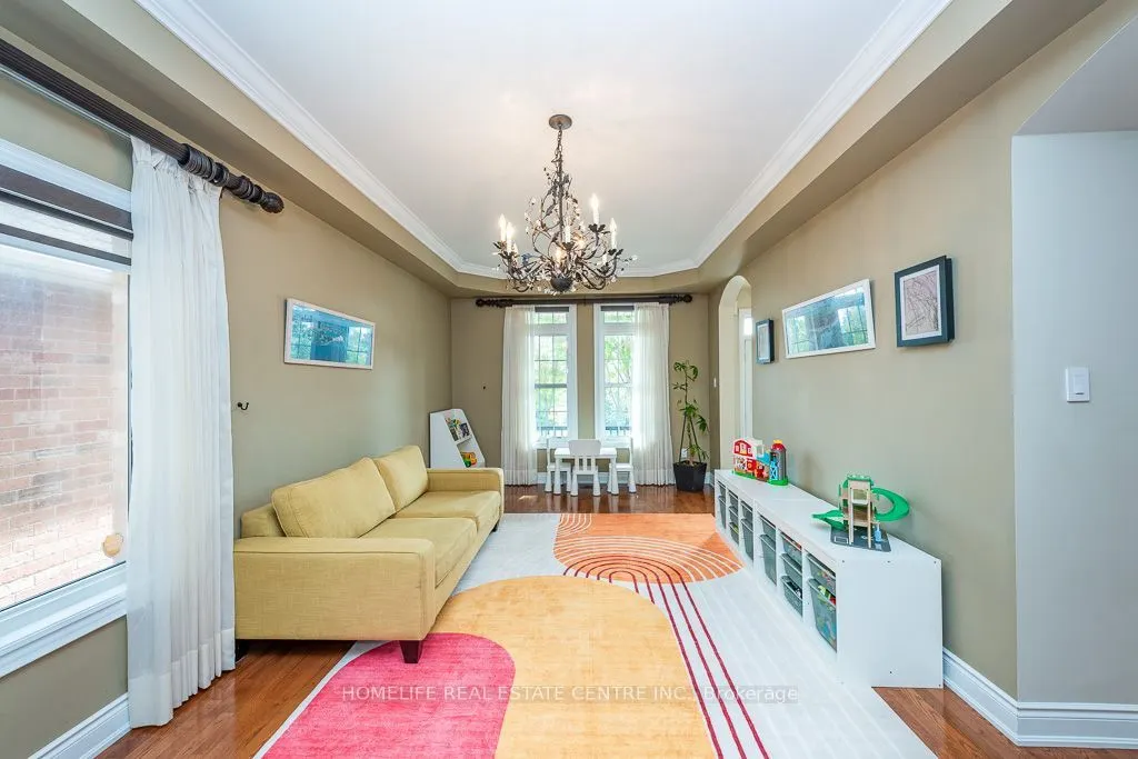 26 Imperial Lakes Drive