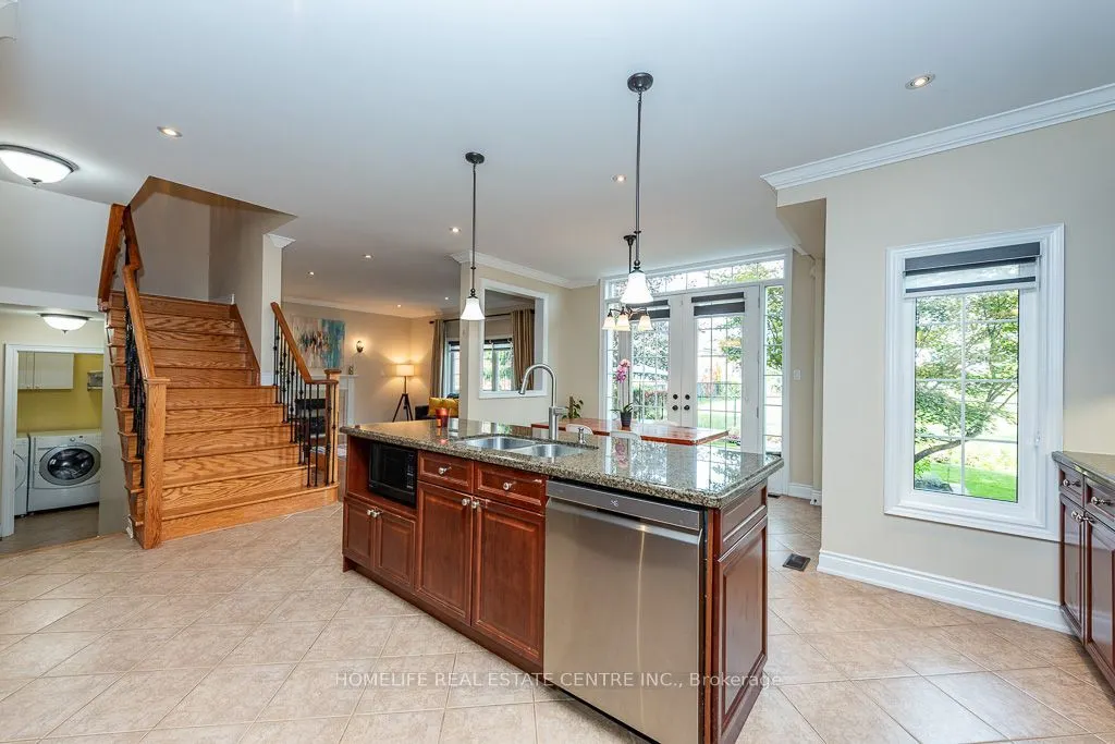 26 Imperial Lakes Drive