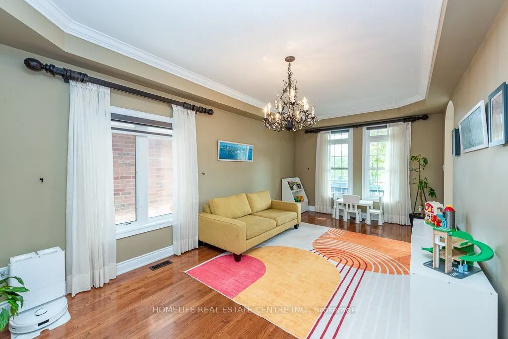 26 Imperial Lakes Drive