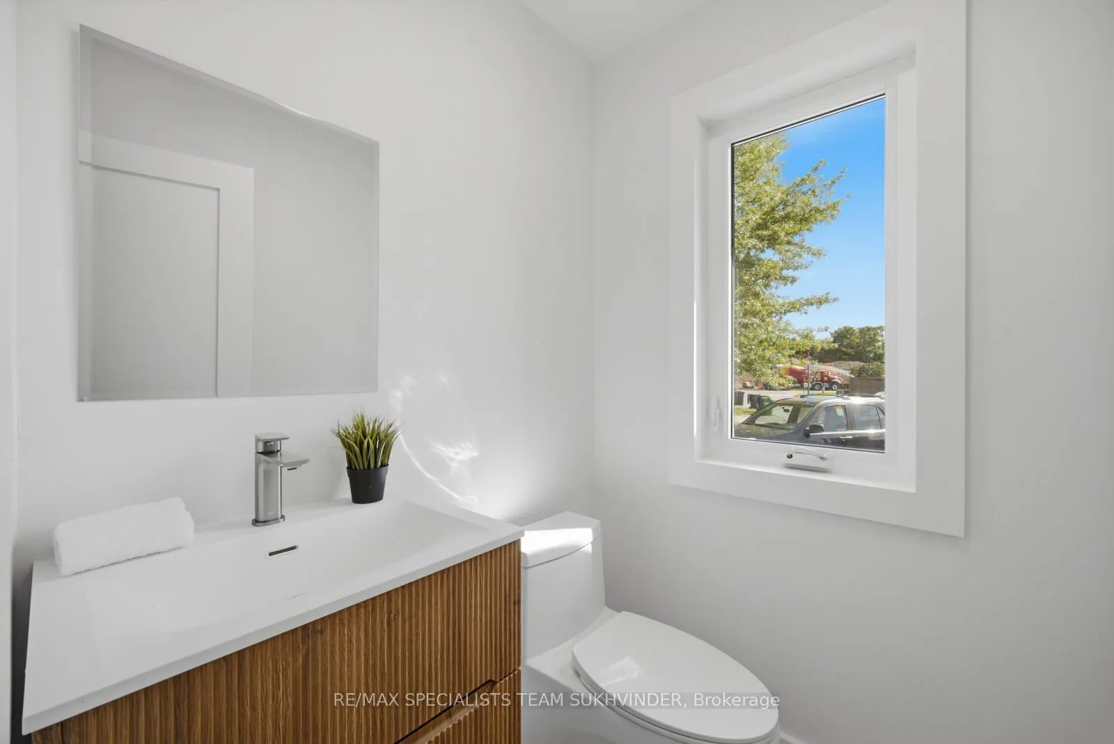 18 Alderbrook Place