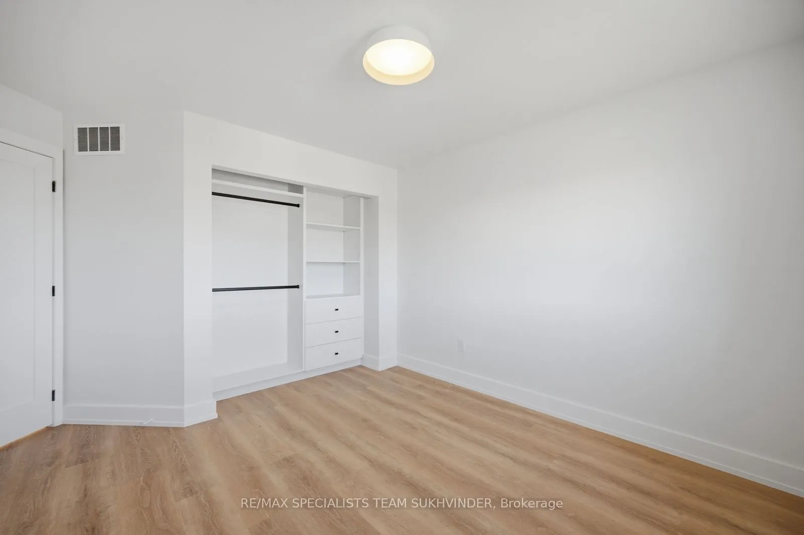 18 Alderbrook Place