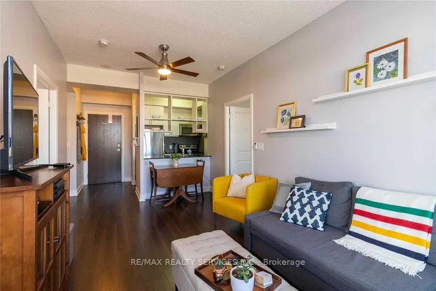 2 Eva Road #325