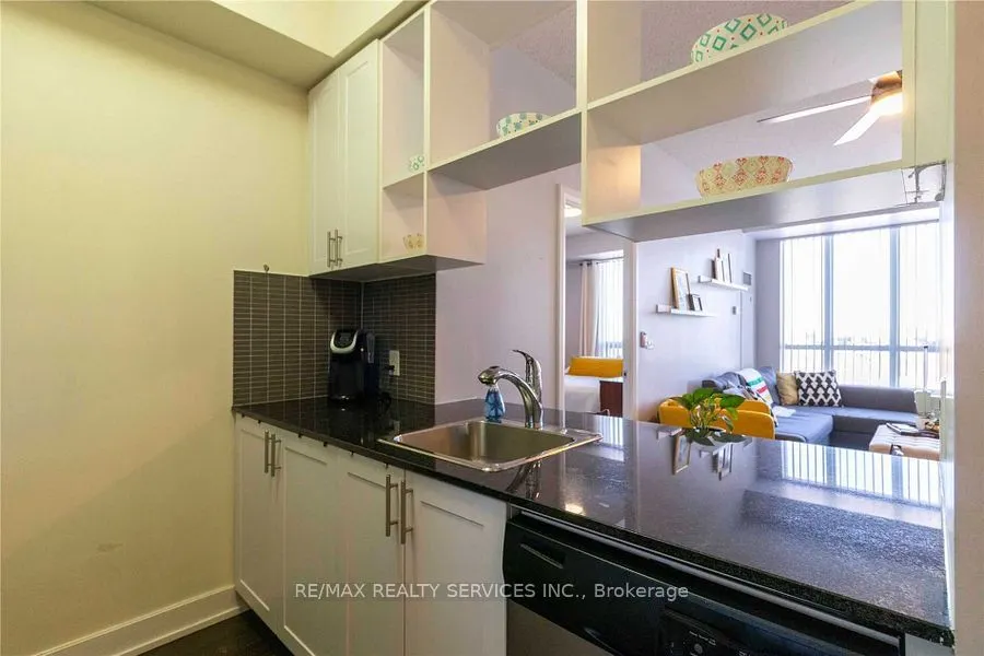 2 Eva Road #325
