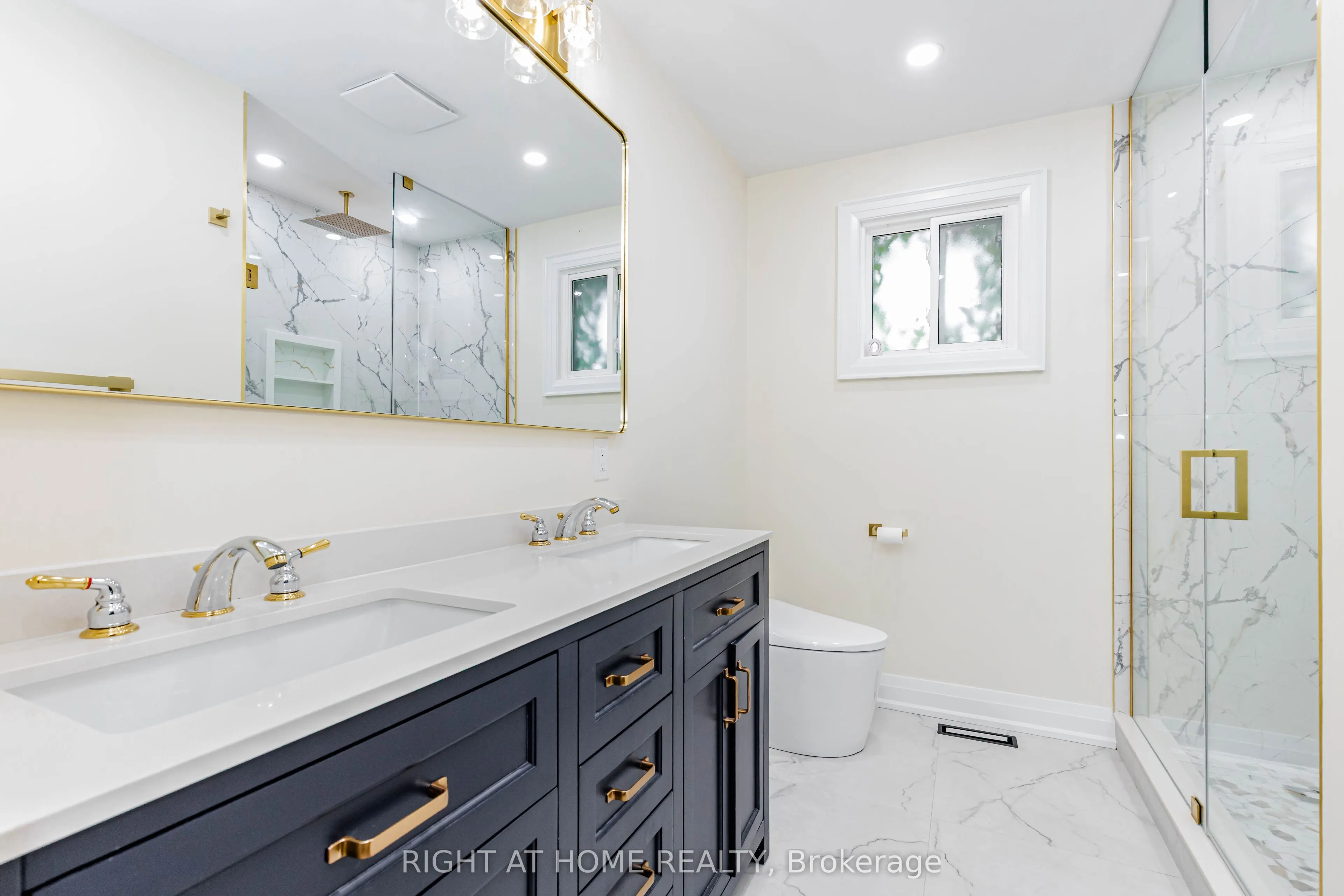 2358 Arnold Crescent