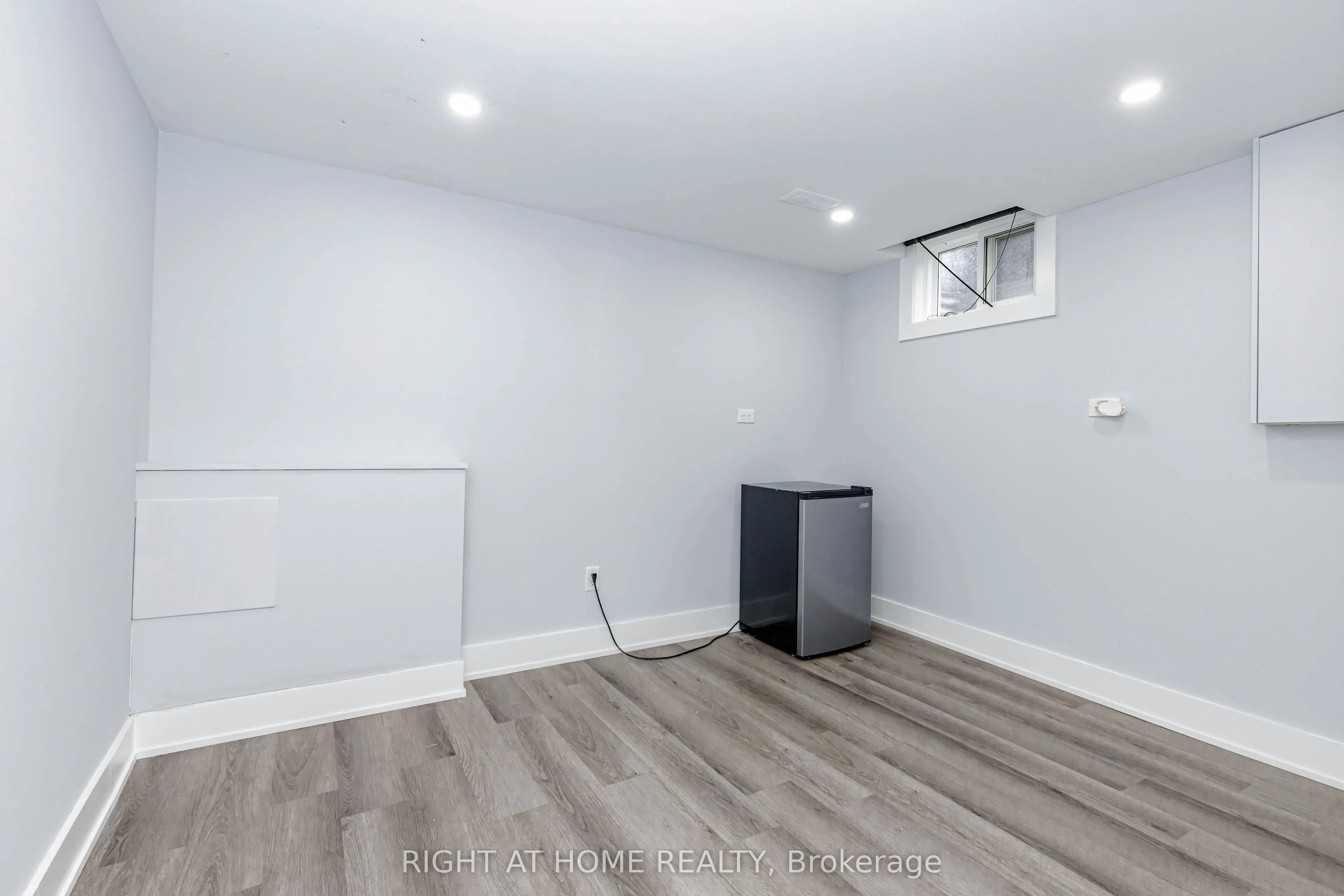 2358 Arnold Crescent