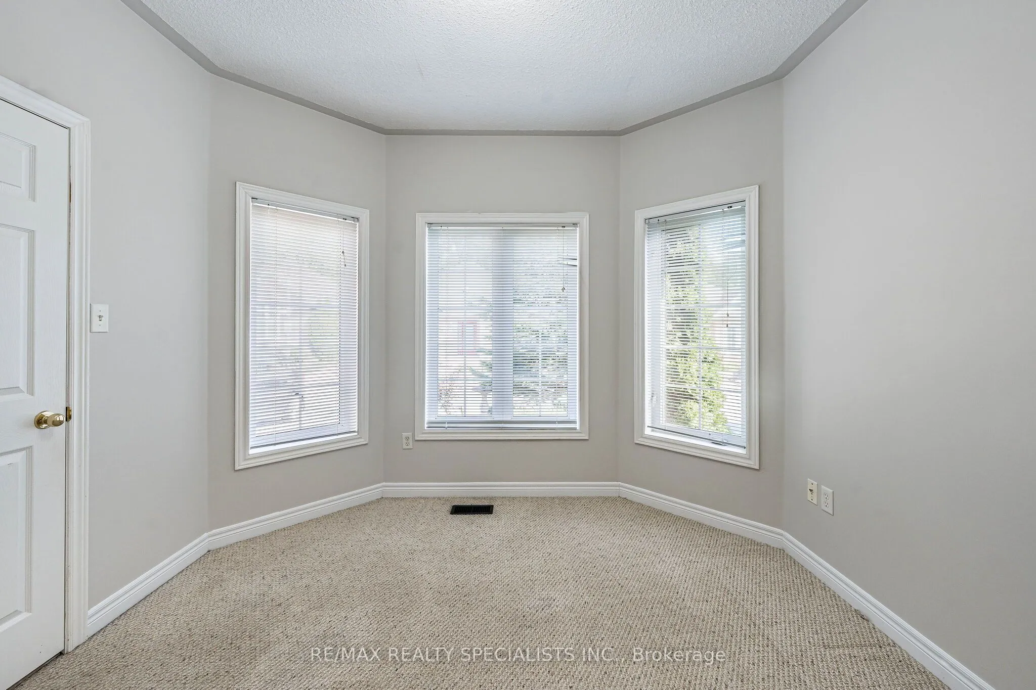27 Nailsworth Crescent