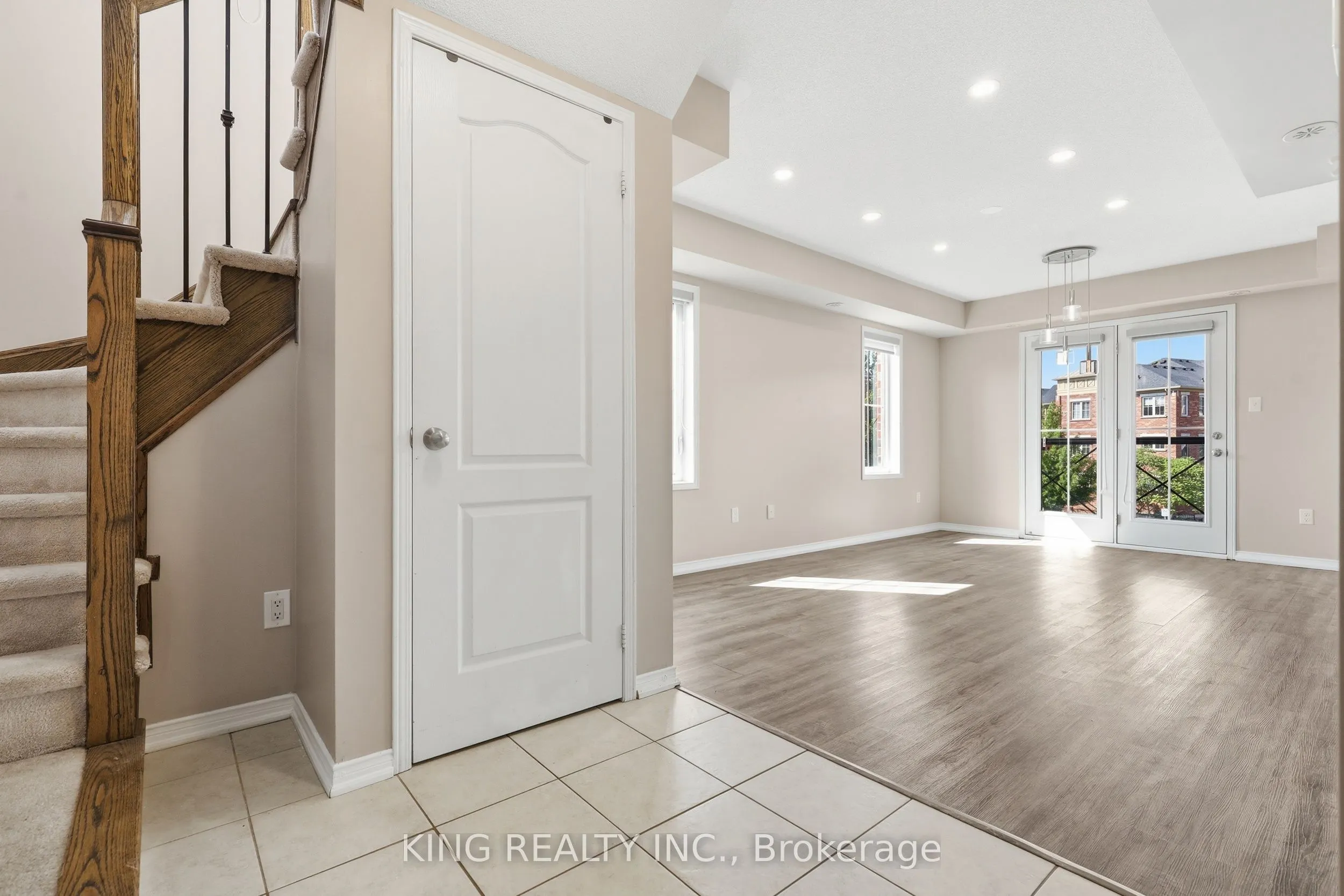 35 Hays Boulevard #8