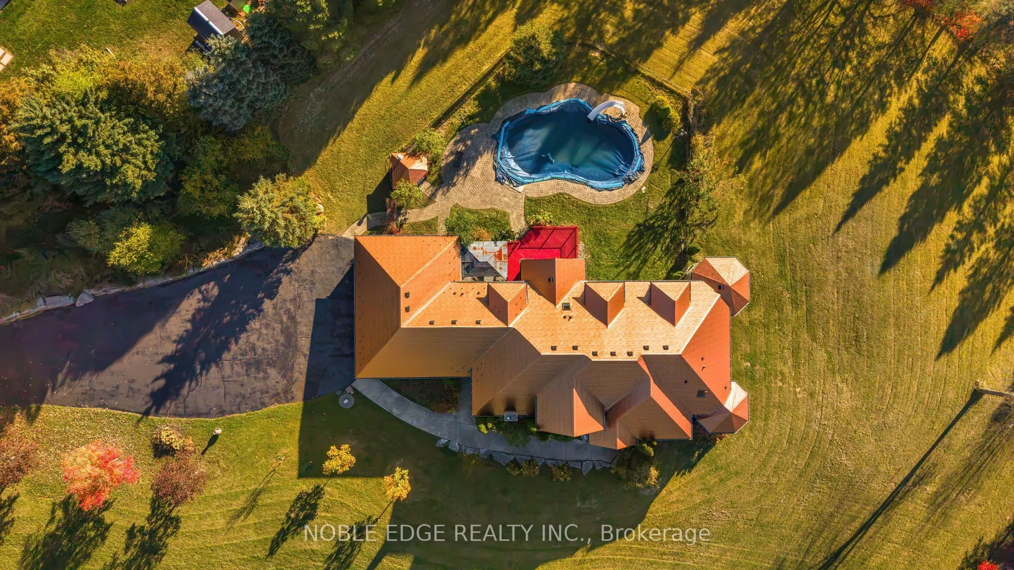 7 Walton Drive