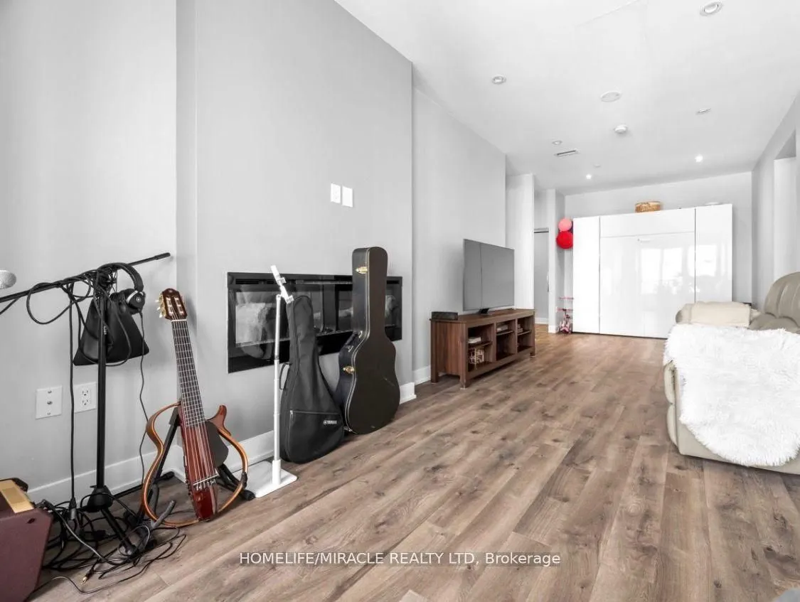 20 Shore Breeze Drive #4804