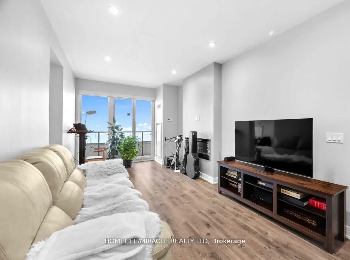 20 Shore Breeze Drive #4804